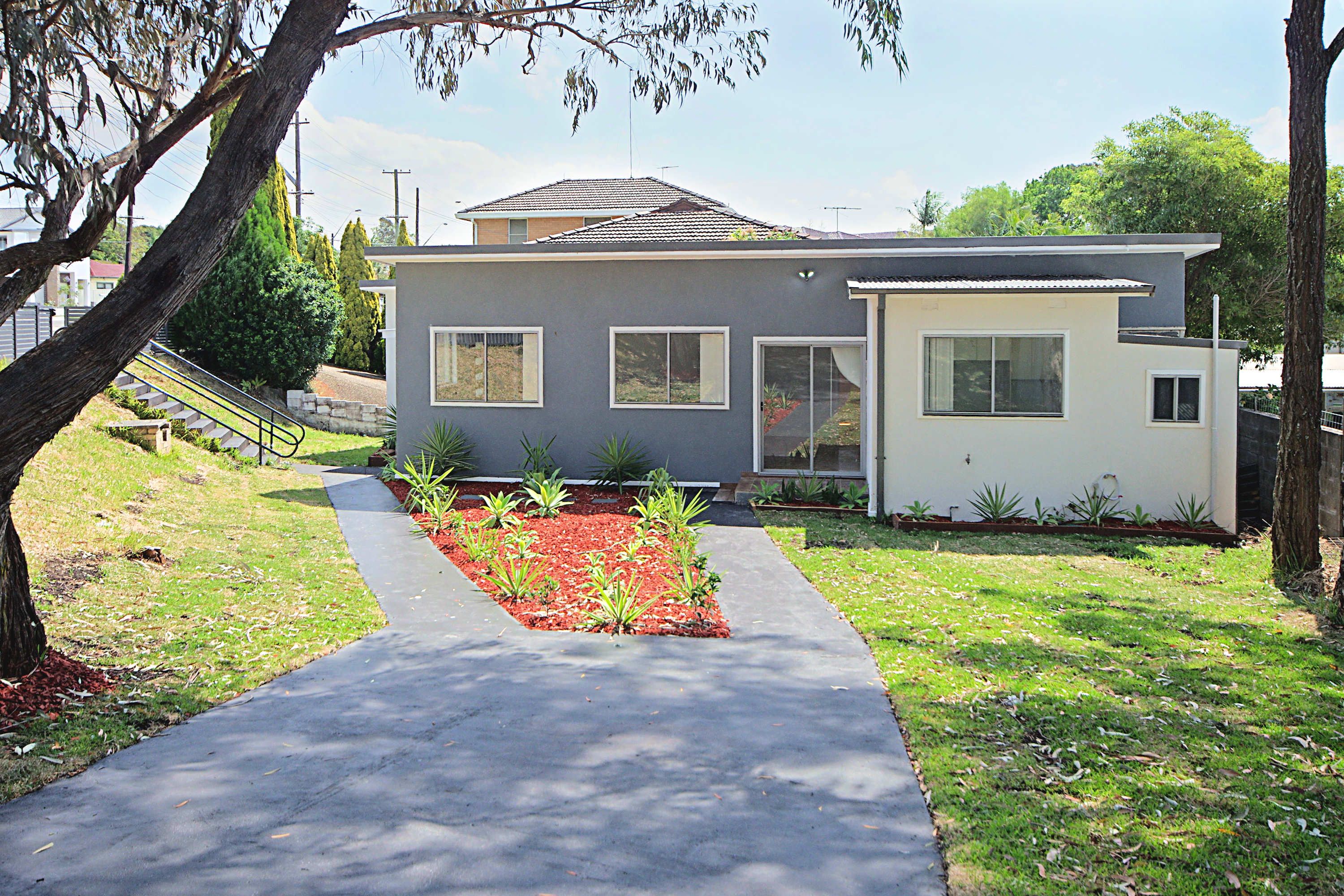 2 Henry Lawson Drive, Peakhurst, NSW 2210