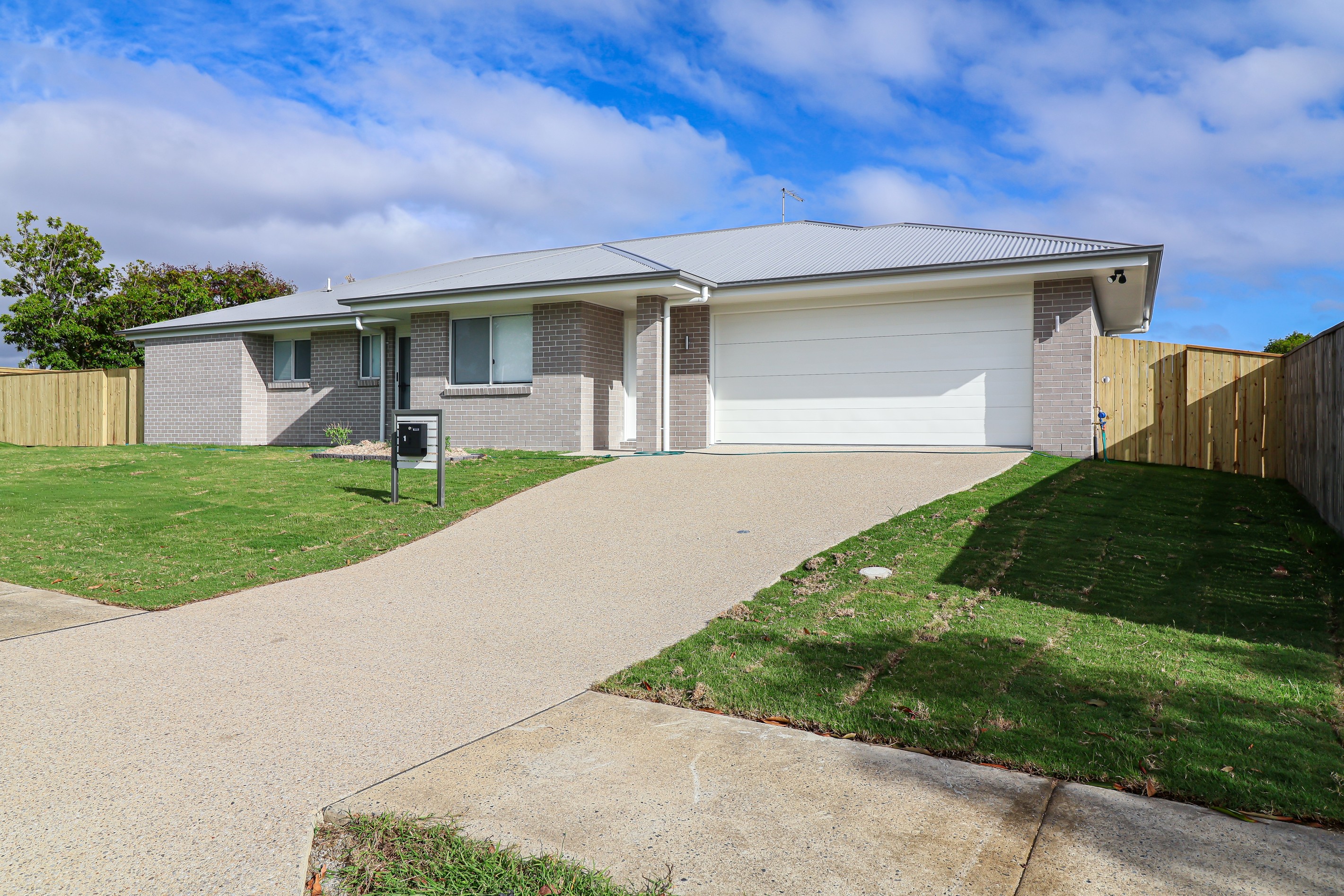 1 Jabiru Drive, Glen Eden, QLD 4680