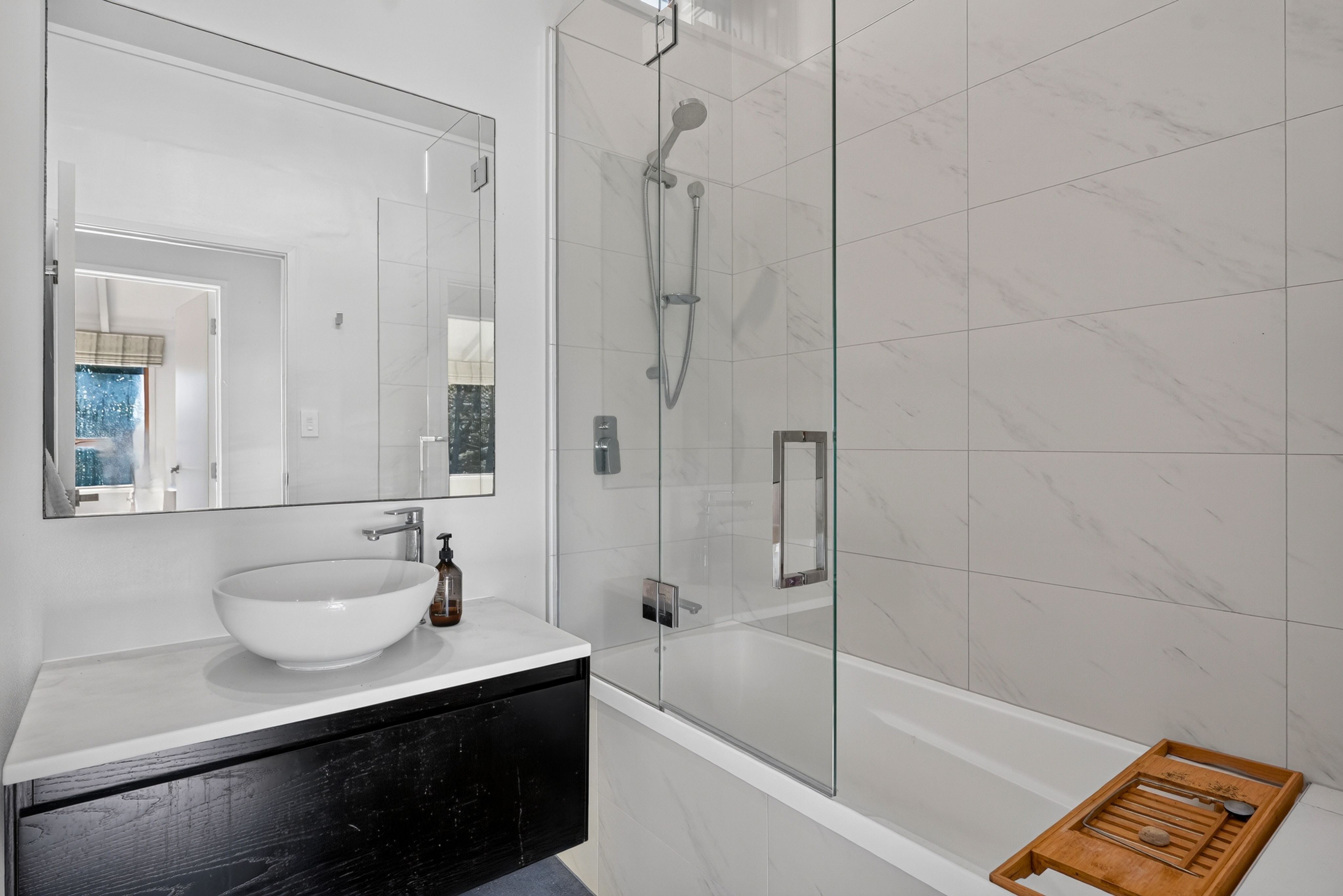 8 Aberdeen Road, Campbells Bay, North Shore City