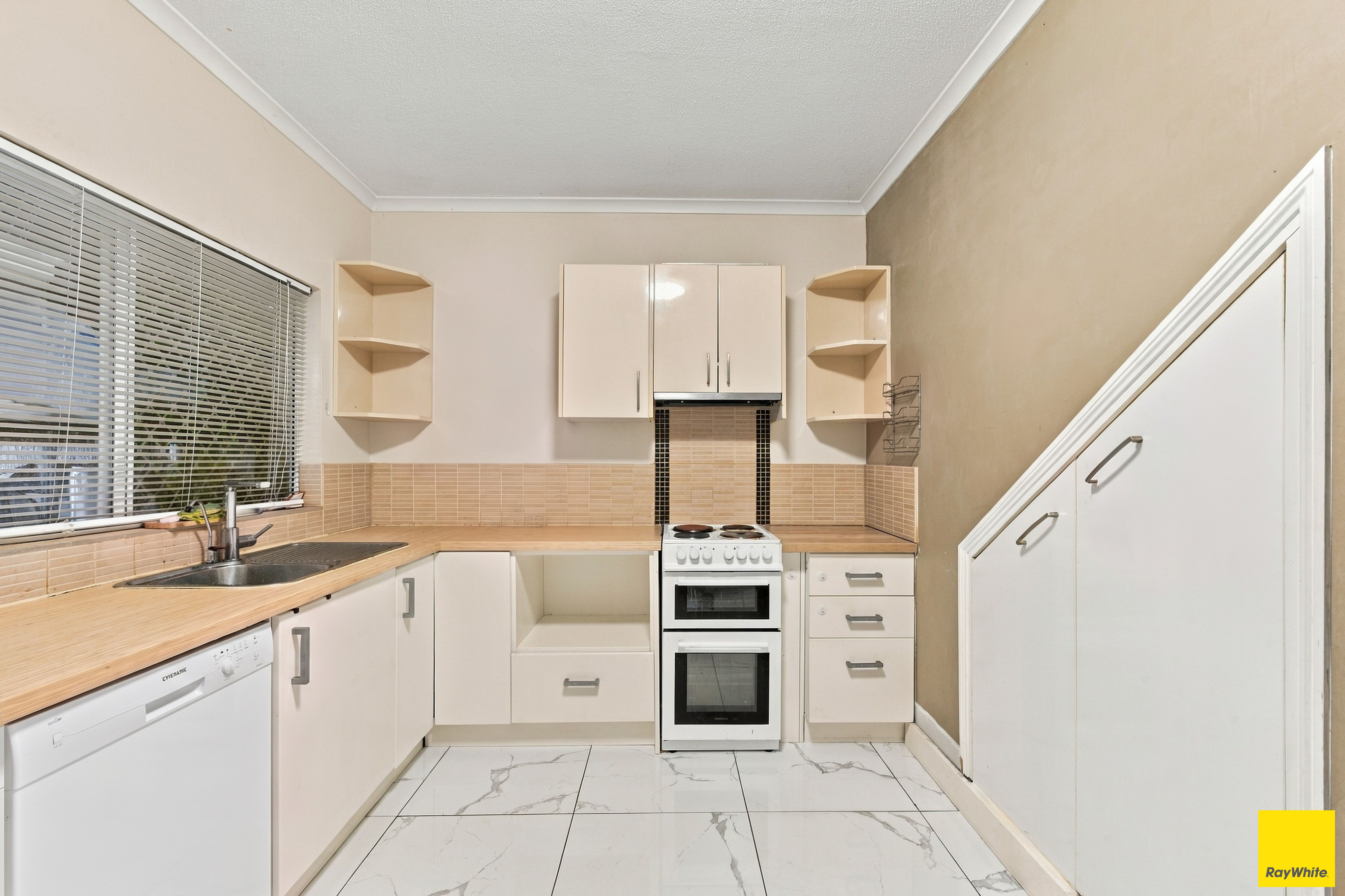 2/528 Varley Street, Yorkeys Knob, QLD 4878