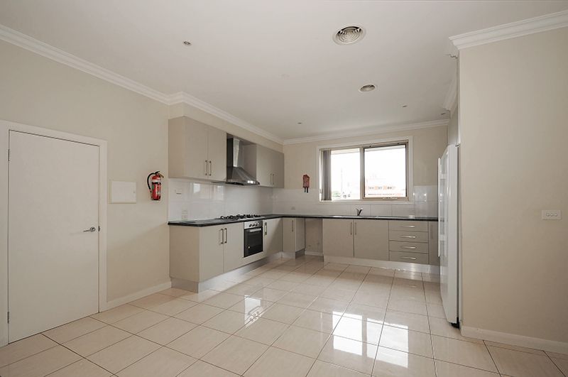 1/1 Batesford Road, Chadstone, VIC 3148