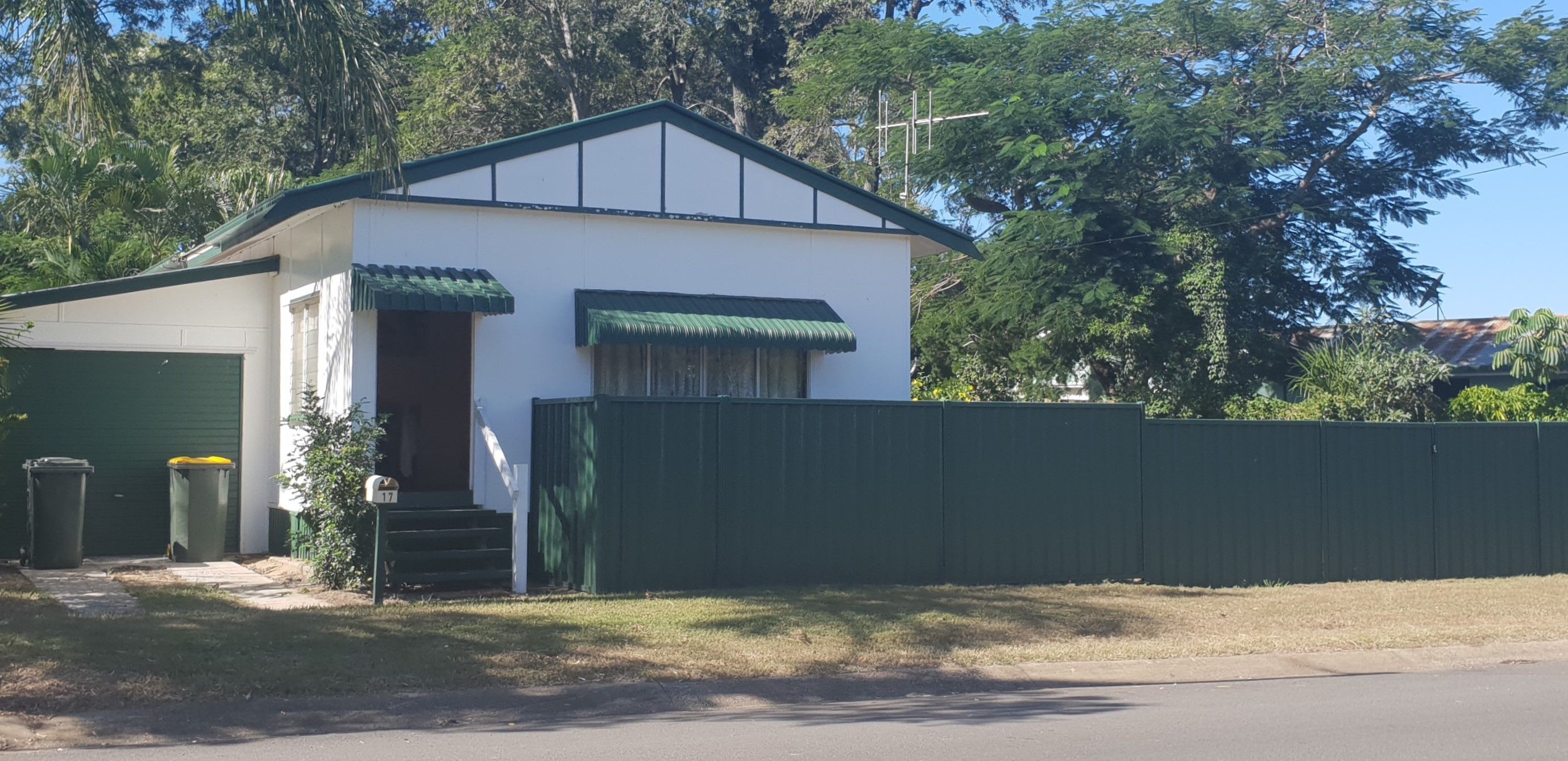 17 Moore Park Road, Moore Park Beach, QLD 4670