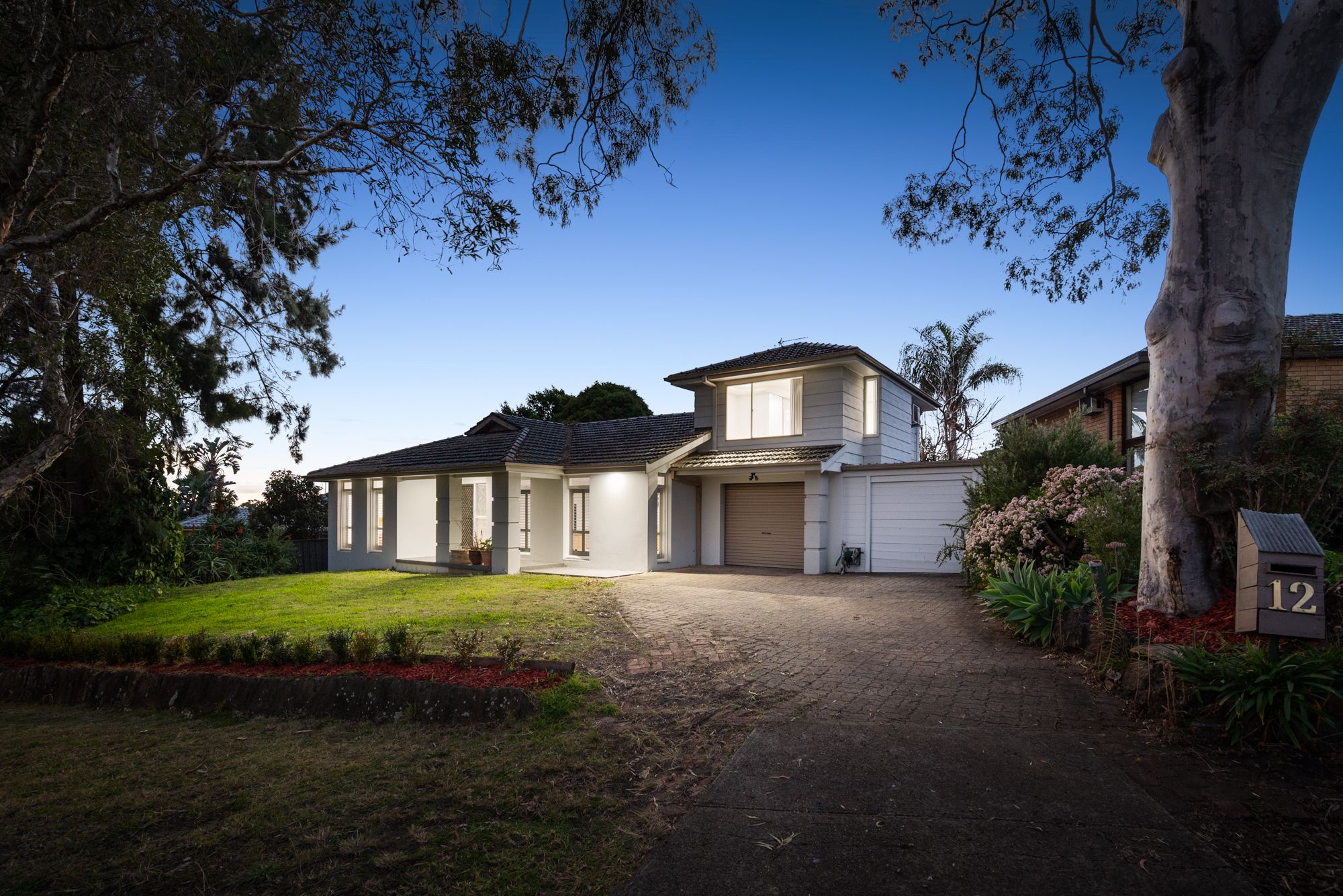 12 Jarrah Avenue, Bradbury, NSW 2560