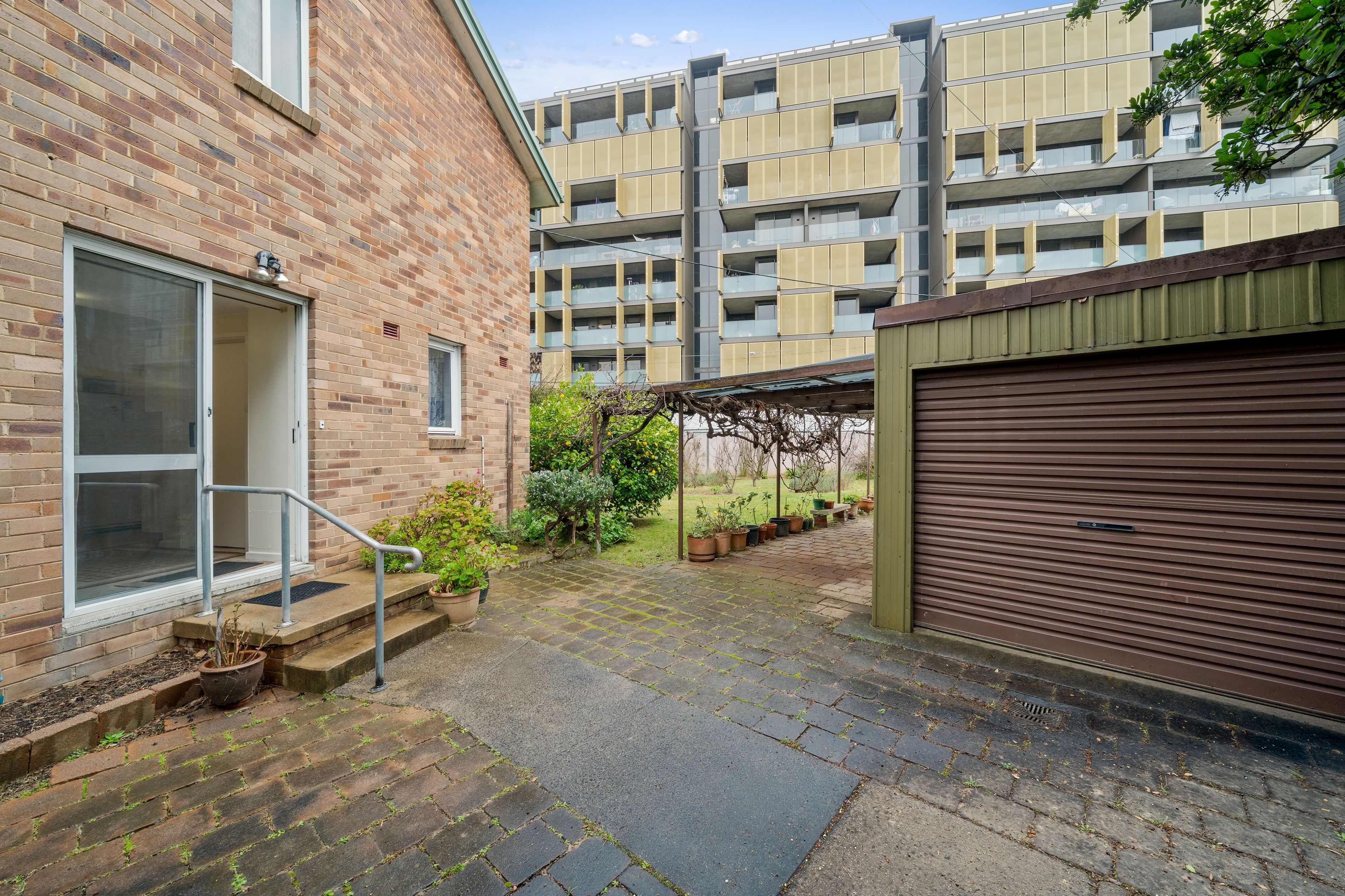 33 Lowrie Street — photo 19 of 20