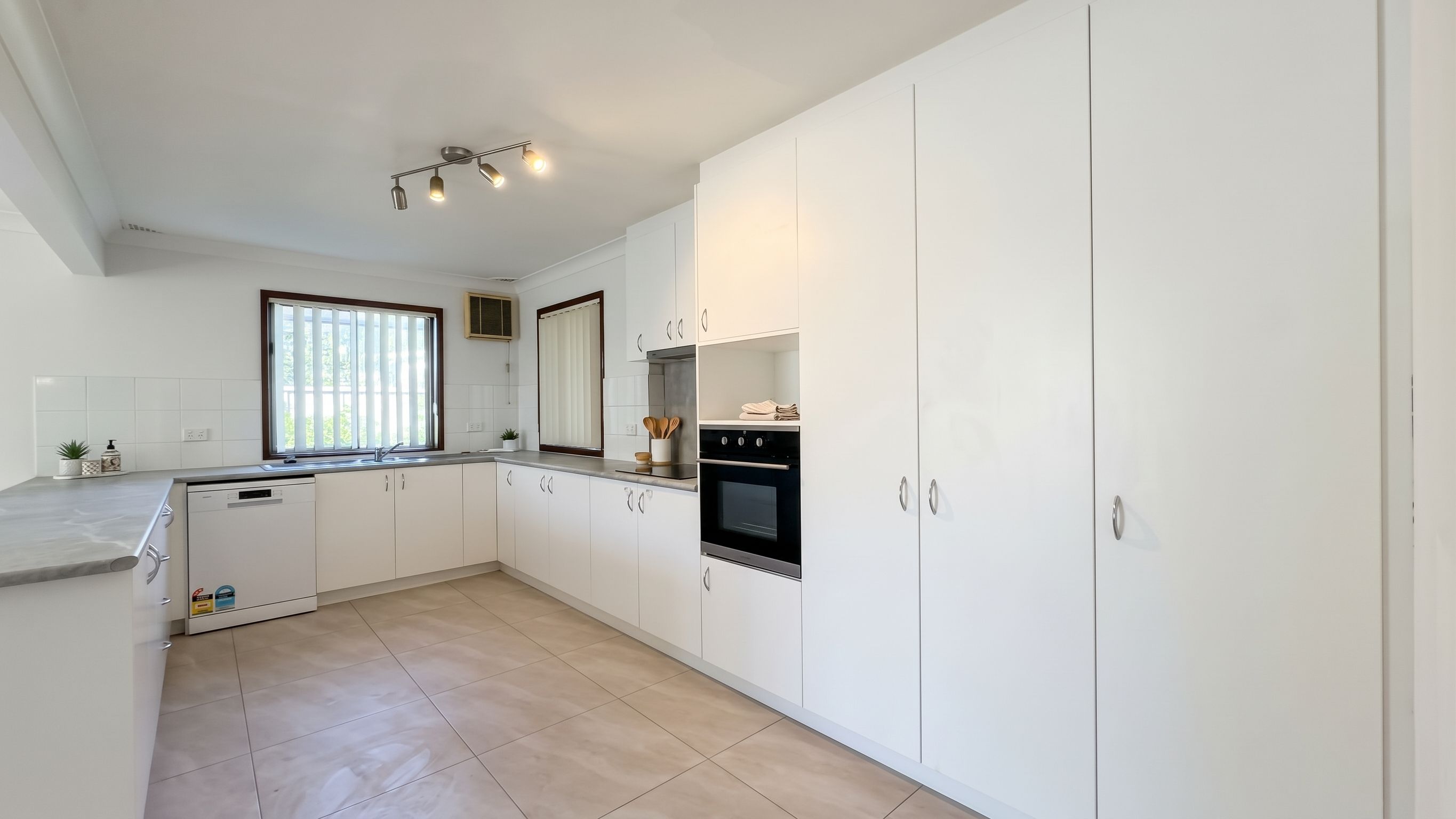 43 Colless Street — photo 4 of 17