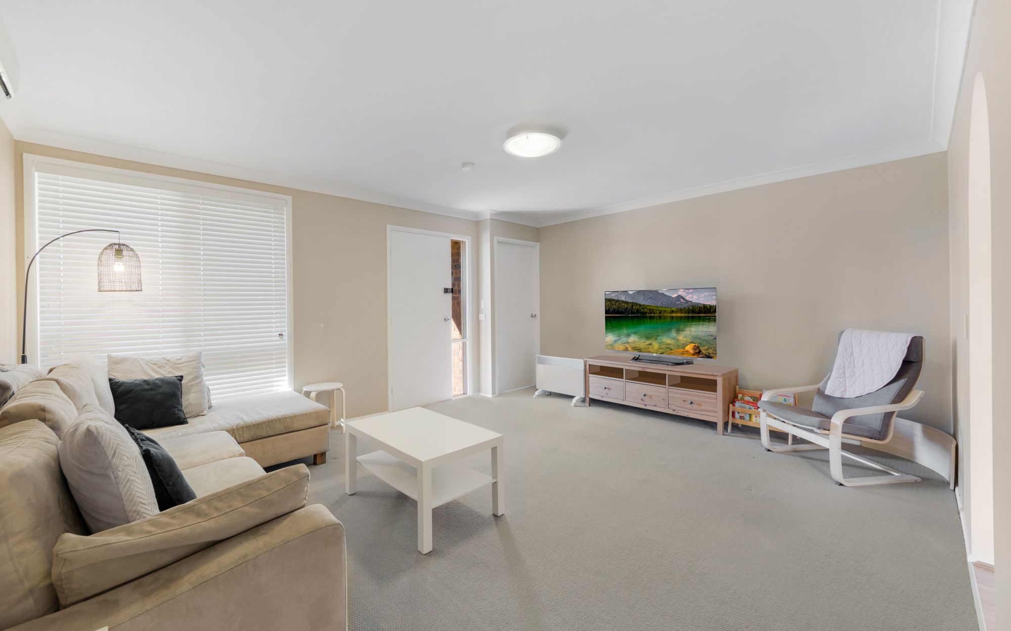 16 Carbasse Crescent, St Helens Park, NSW 2560