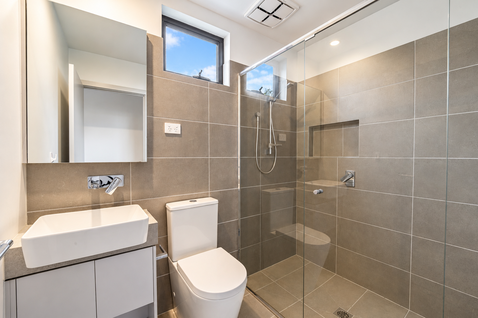 15 Banksia Way — photo 8 of 8