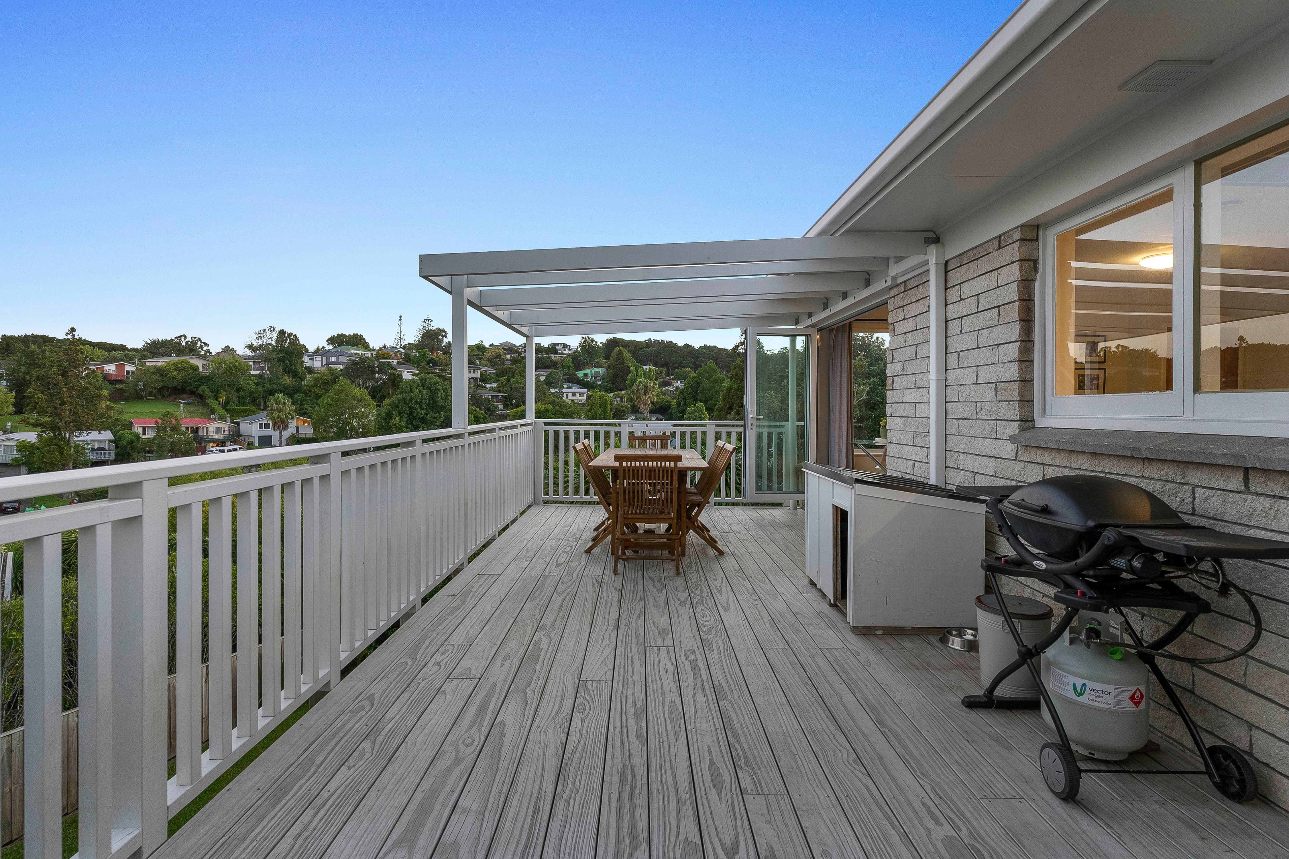 2/99 Mountbatten Avenue, Hillcrest, North Shore City