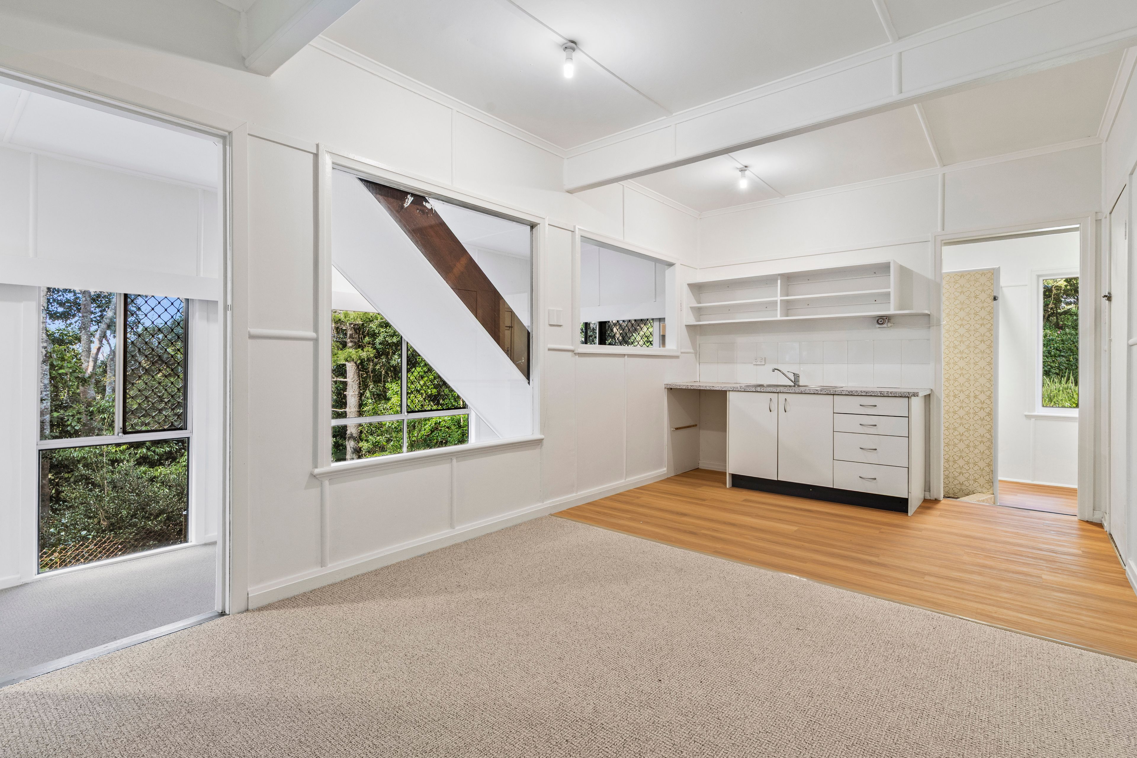 10-14 Palm Grove Avenue — photo 13 of 29