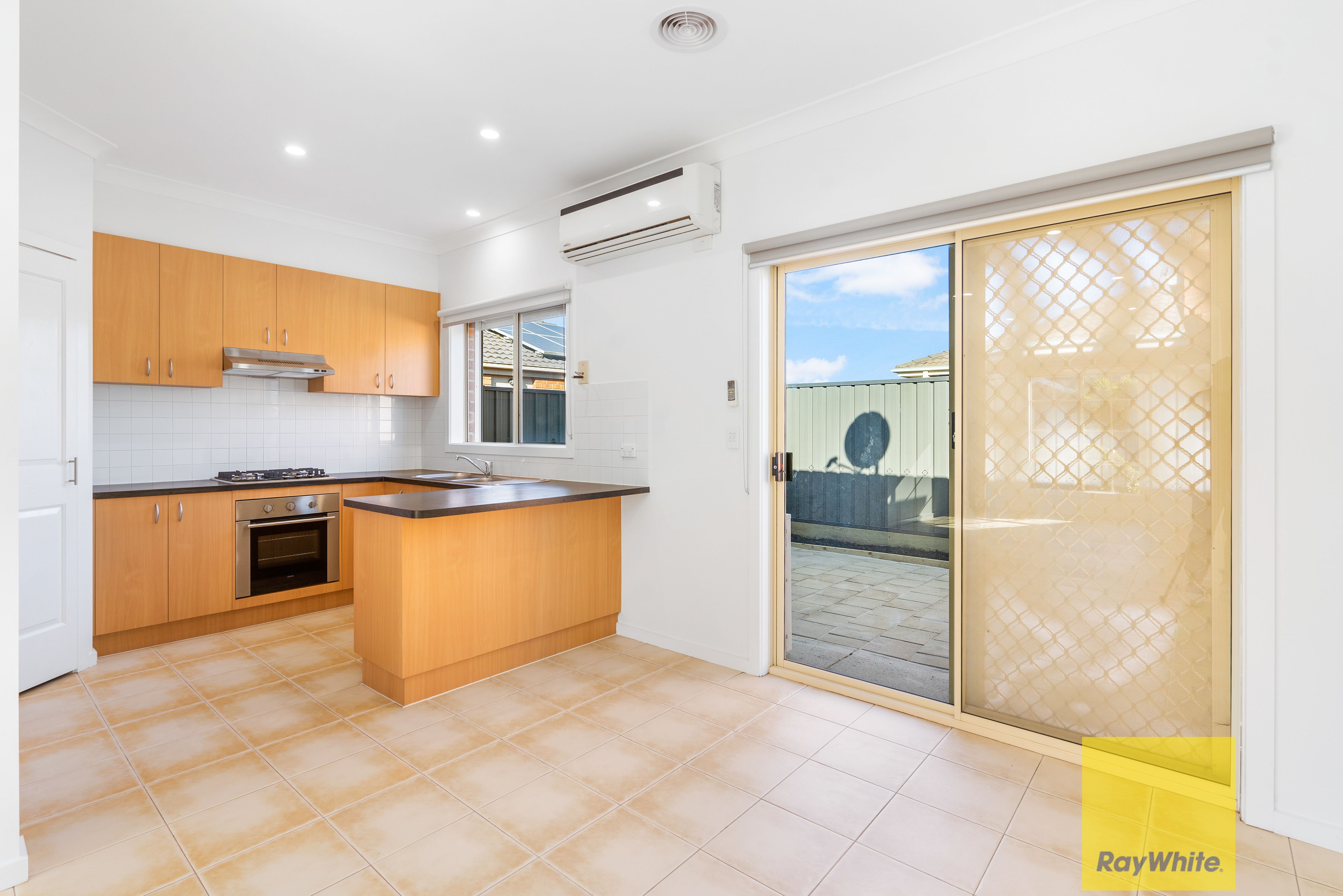1/7 Dustin Court — photo 6 of 14