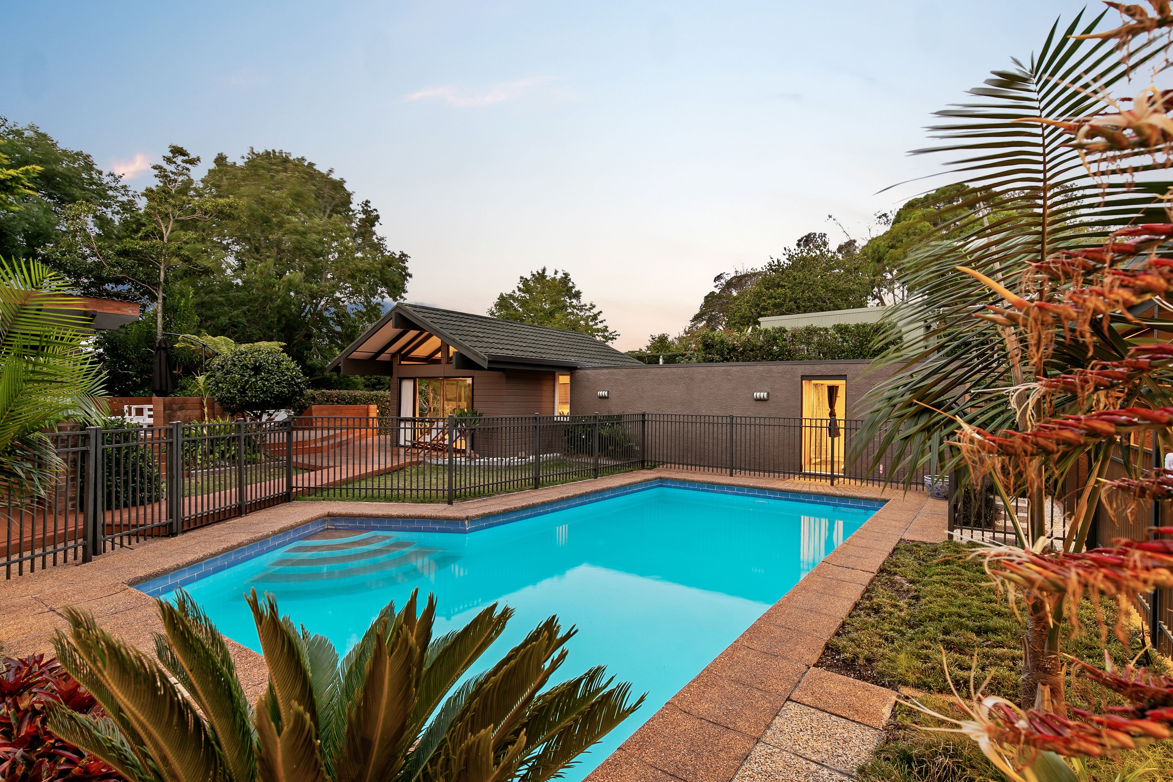 338 Point View Drive, Shamrock Park, Manukau City