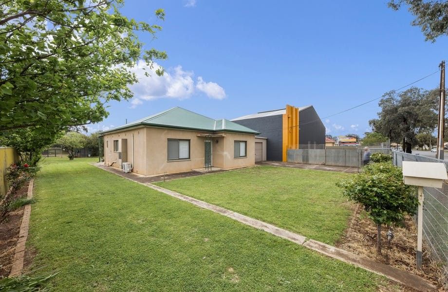 23 Stanbel Road — photo 9 of 11