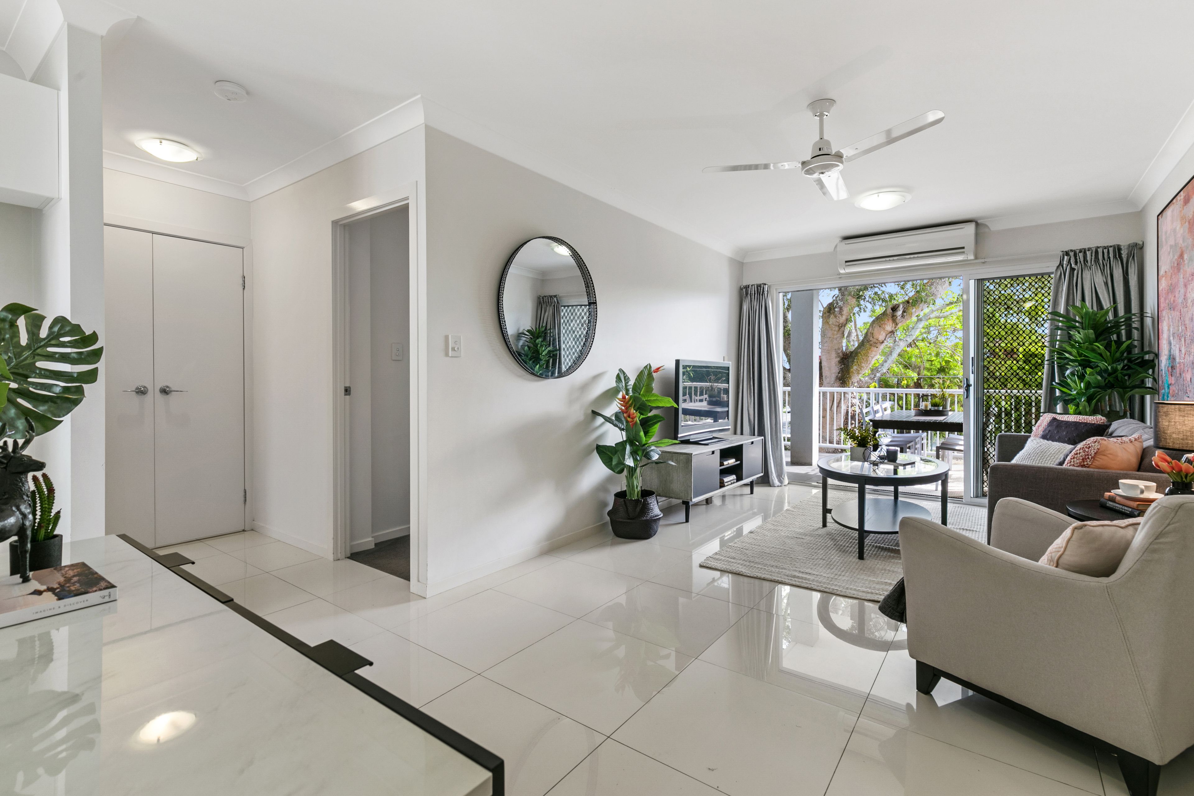 12 Lake Street, Yeronga QLD 4104