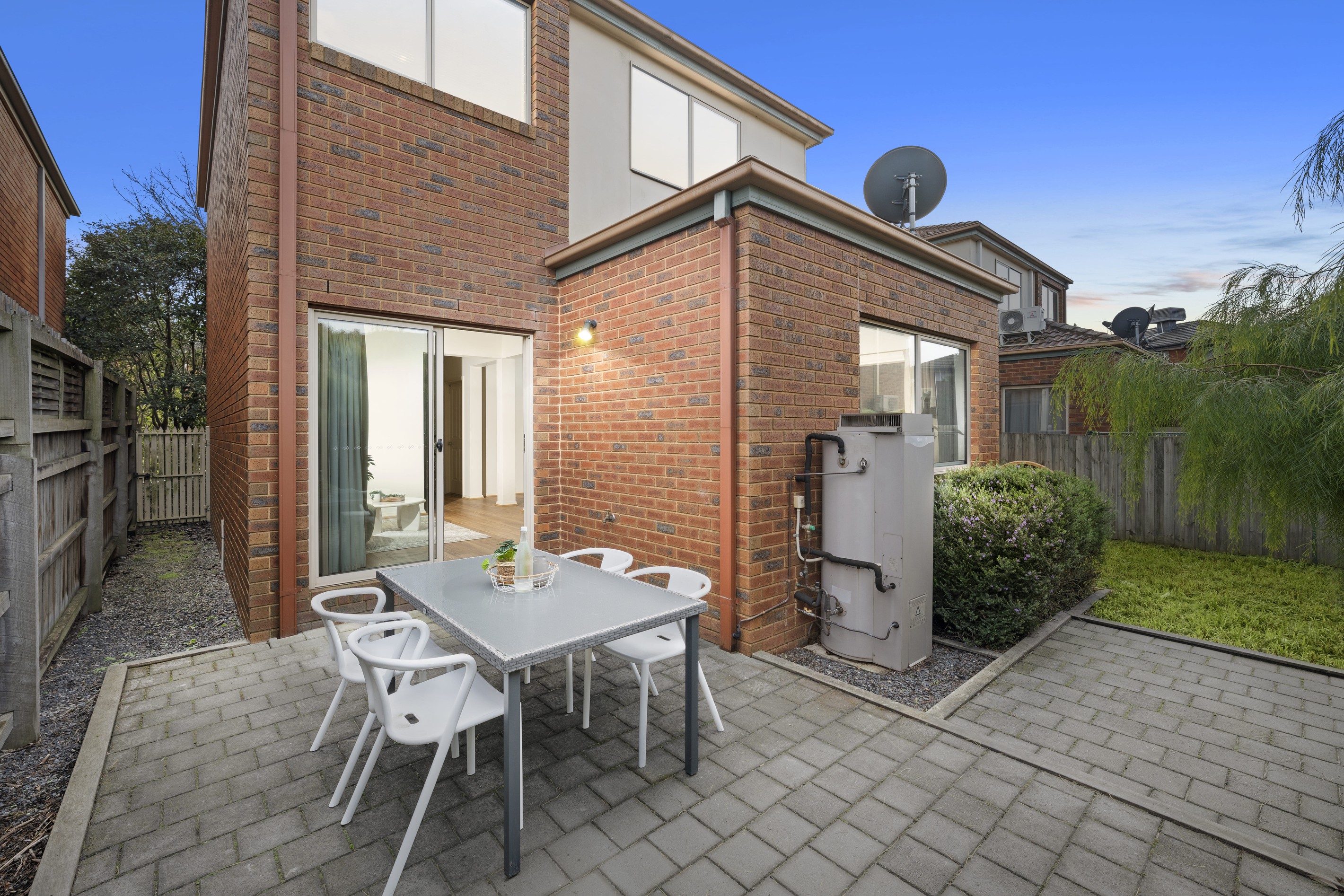 38 St Laurent Rise, Knoxfield, VIC 3180