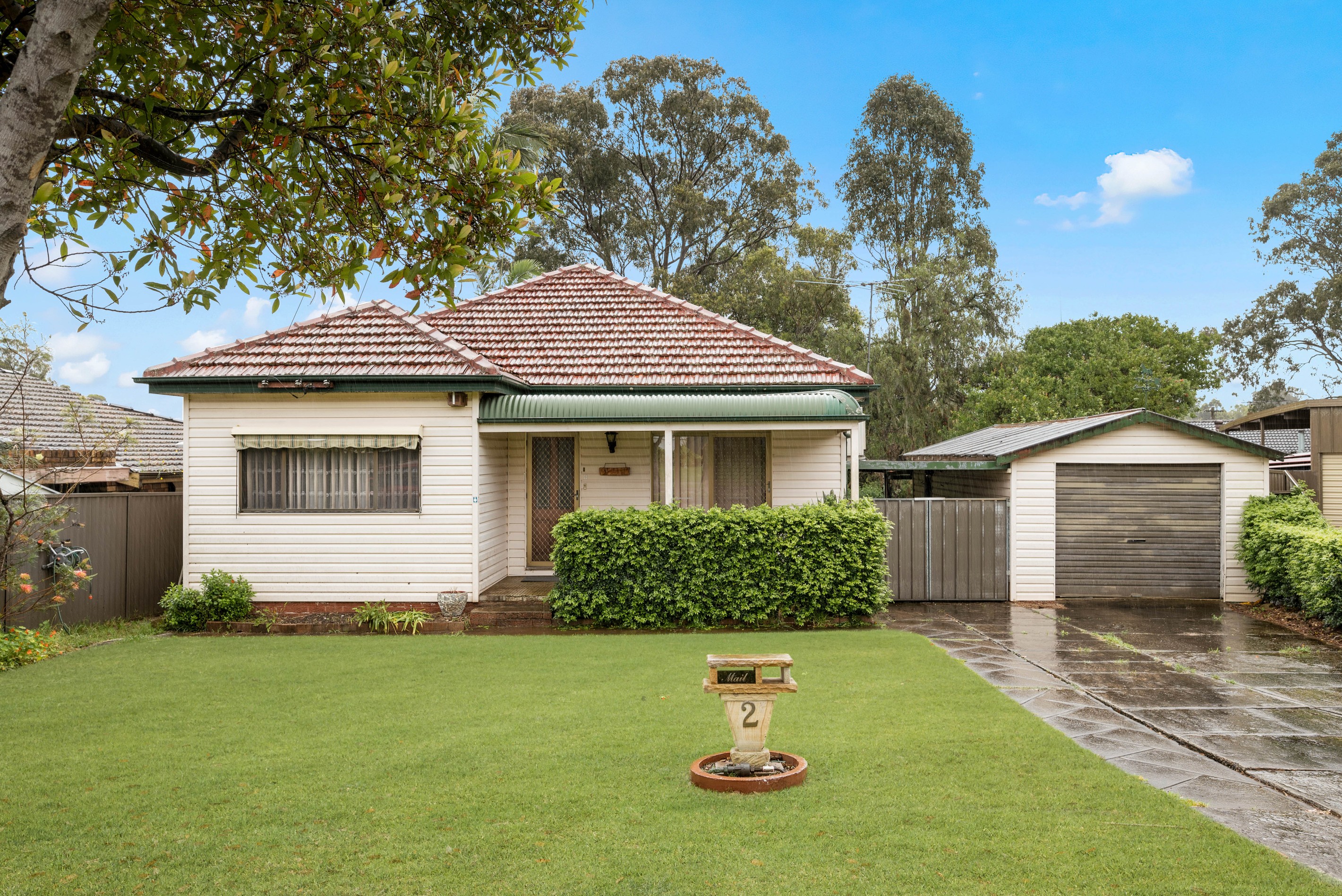 2 English Street, Glenfield, NSW 2167