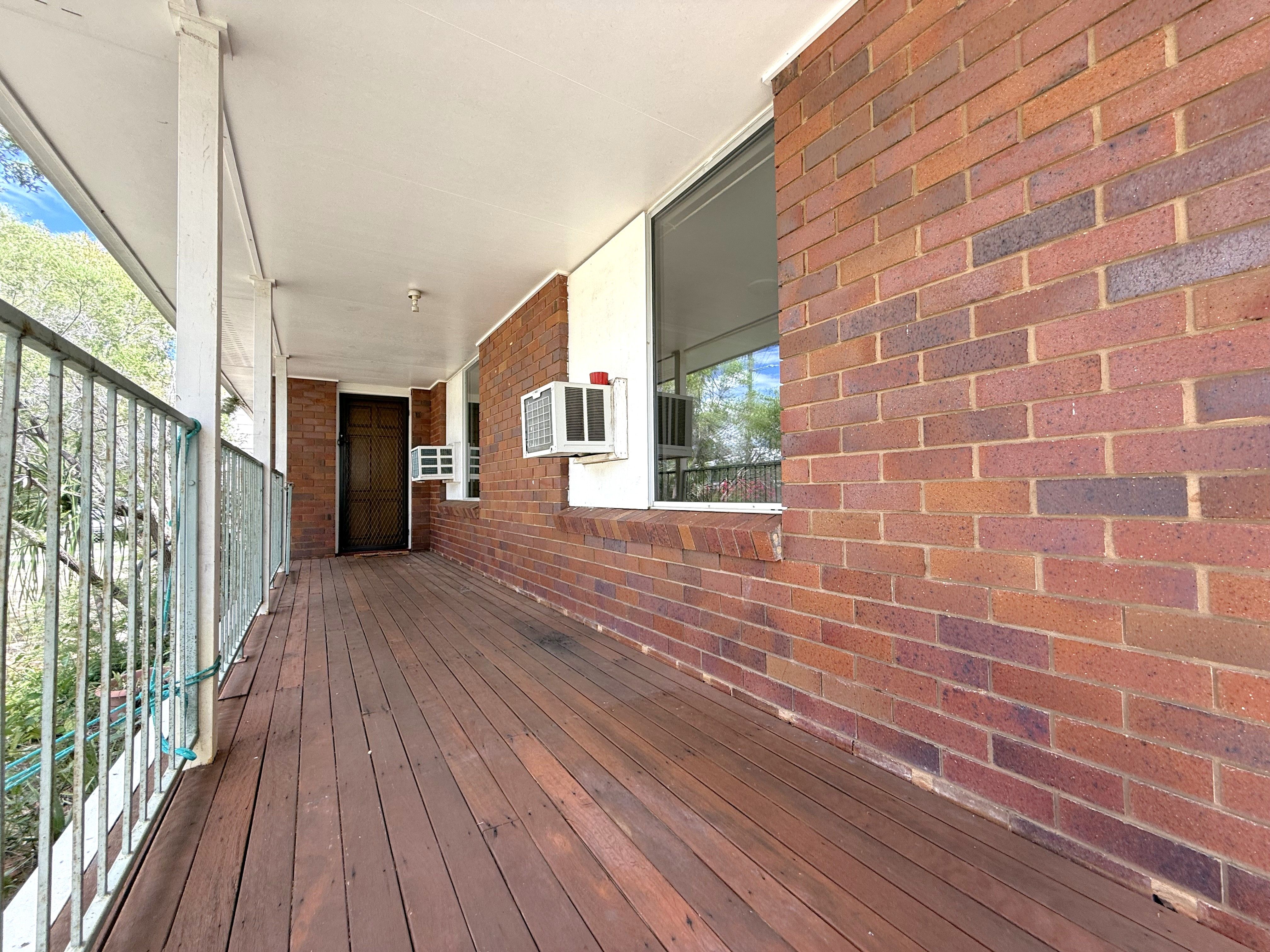 4 Gum Street, Barcaldine, QLD 4725