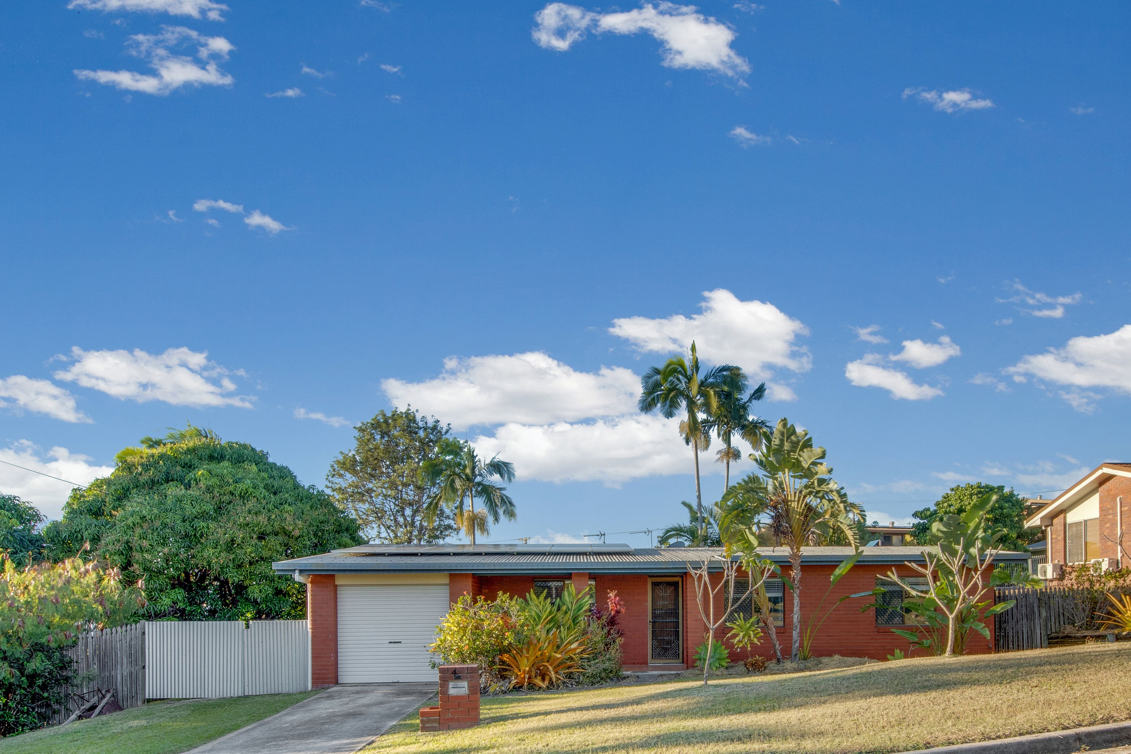 4 Mercedes Street, Clinton QLD 4680