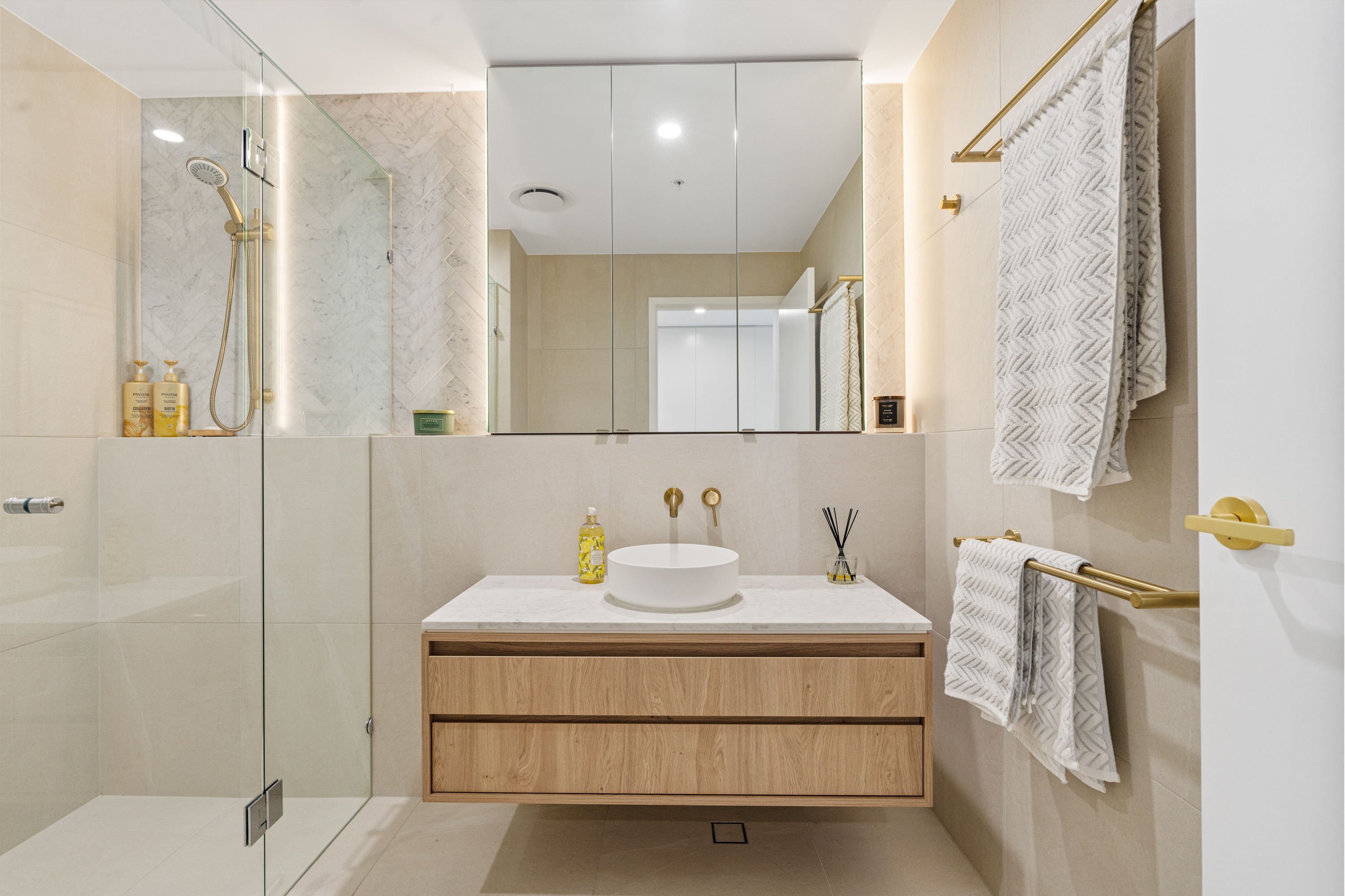 42/20 Executive Drive — photo 15 of 26