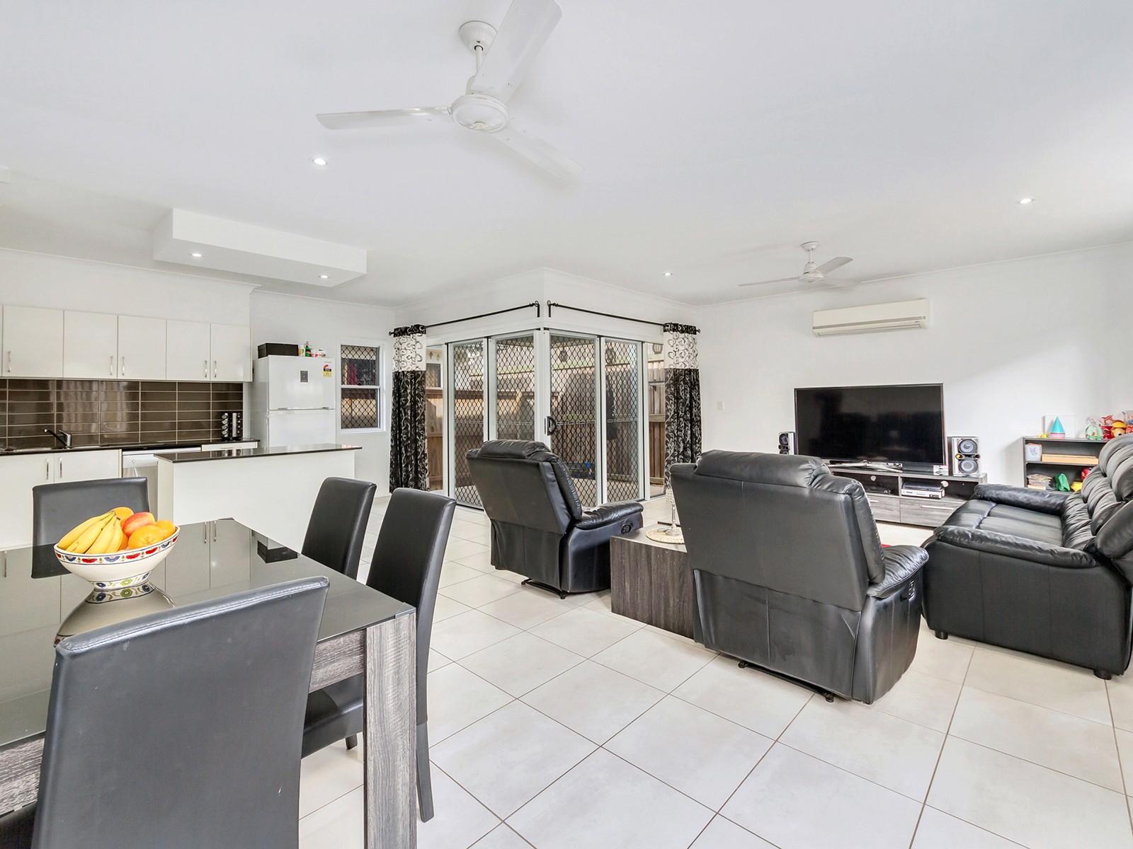 18 Watarrka Avenue, Fitzgibbon, QLD 4018