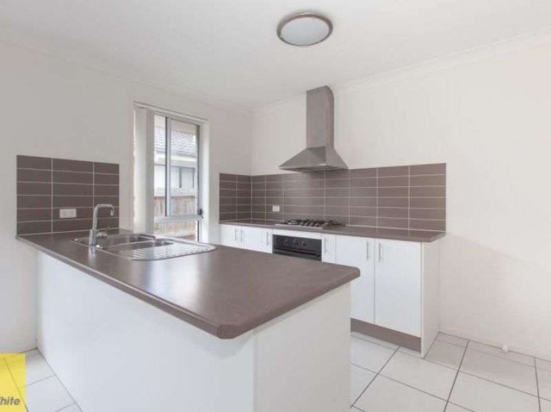 86 Huntley Crescent, Redbank Plains, QLD 4301
