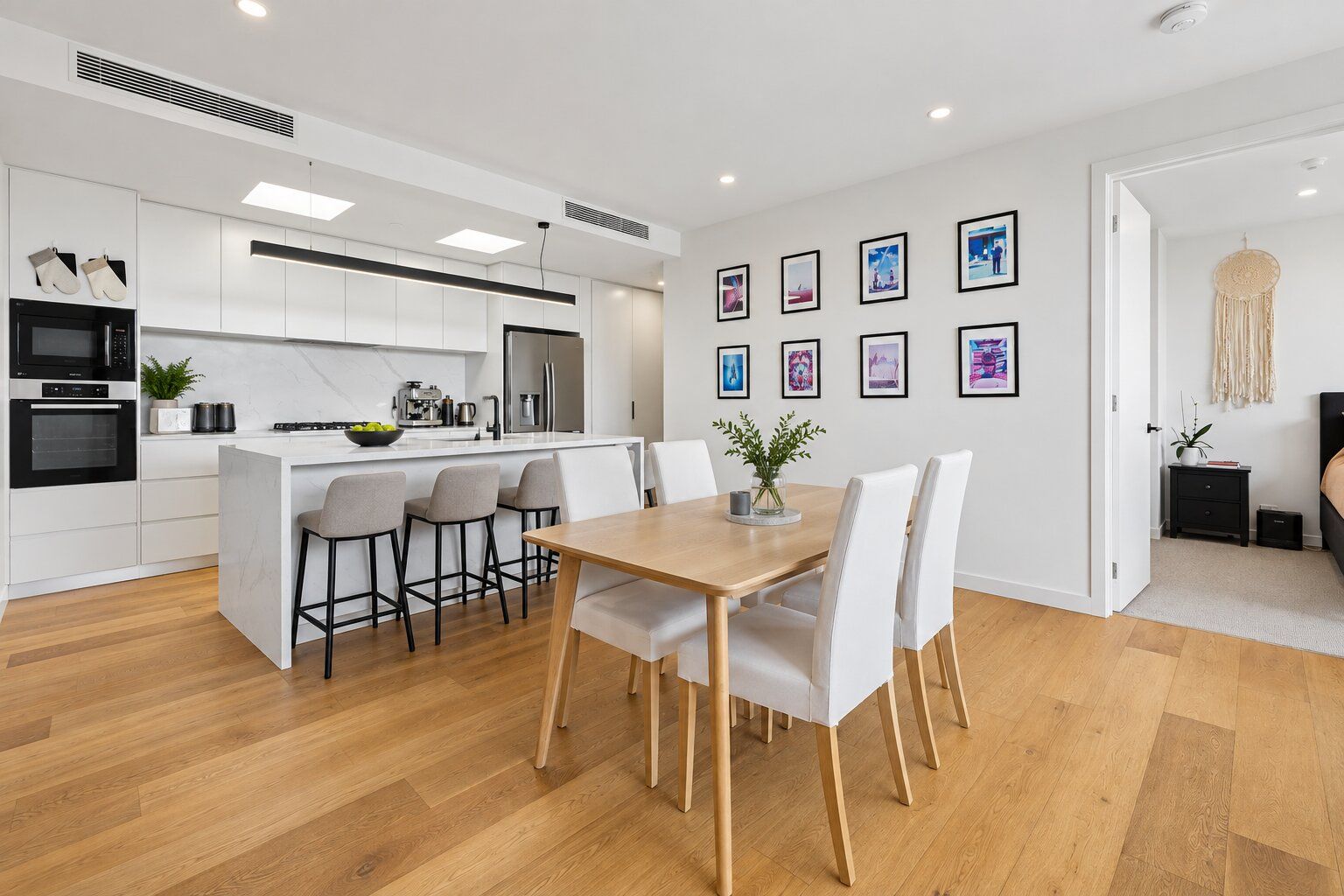 206/12 Camira Street — photo 4 of 27