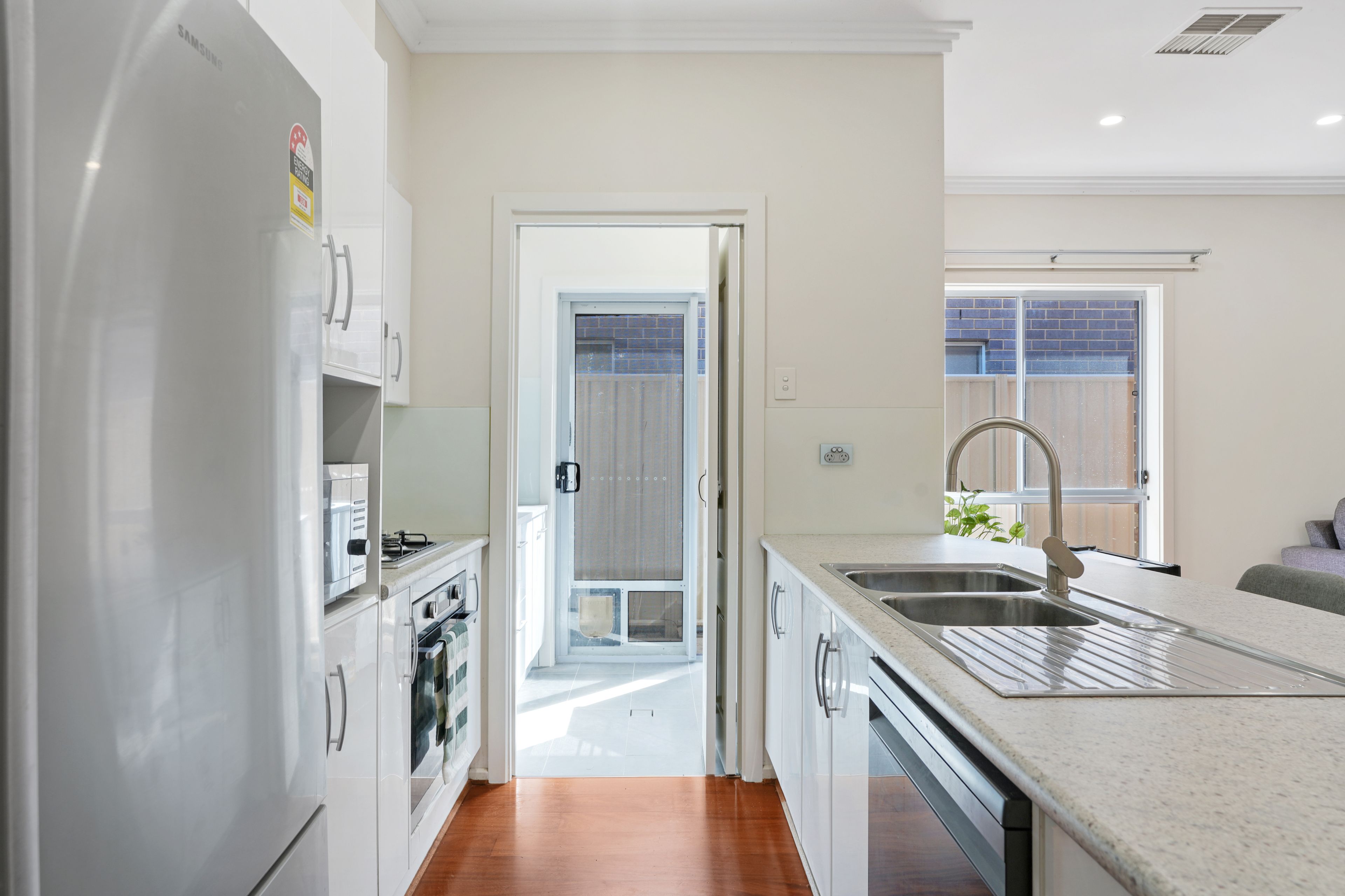 3 Cowra Crescent — photo 10 of 26