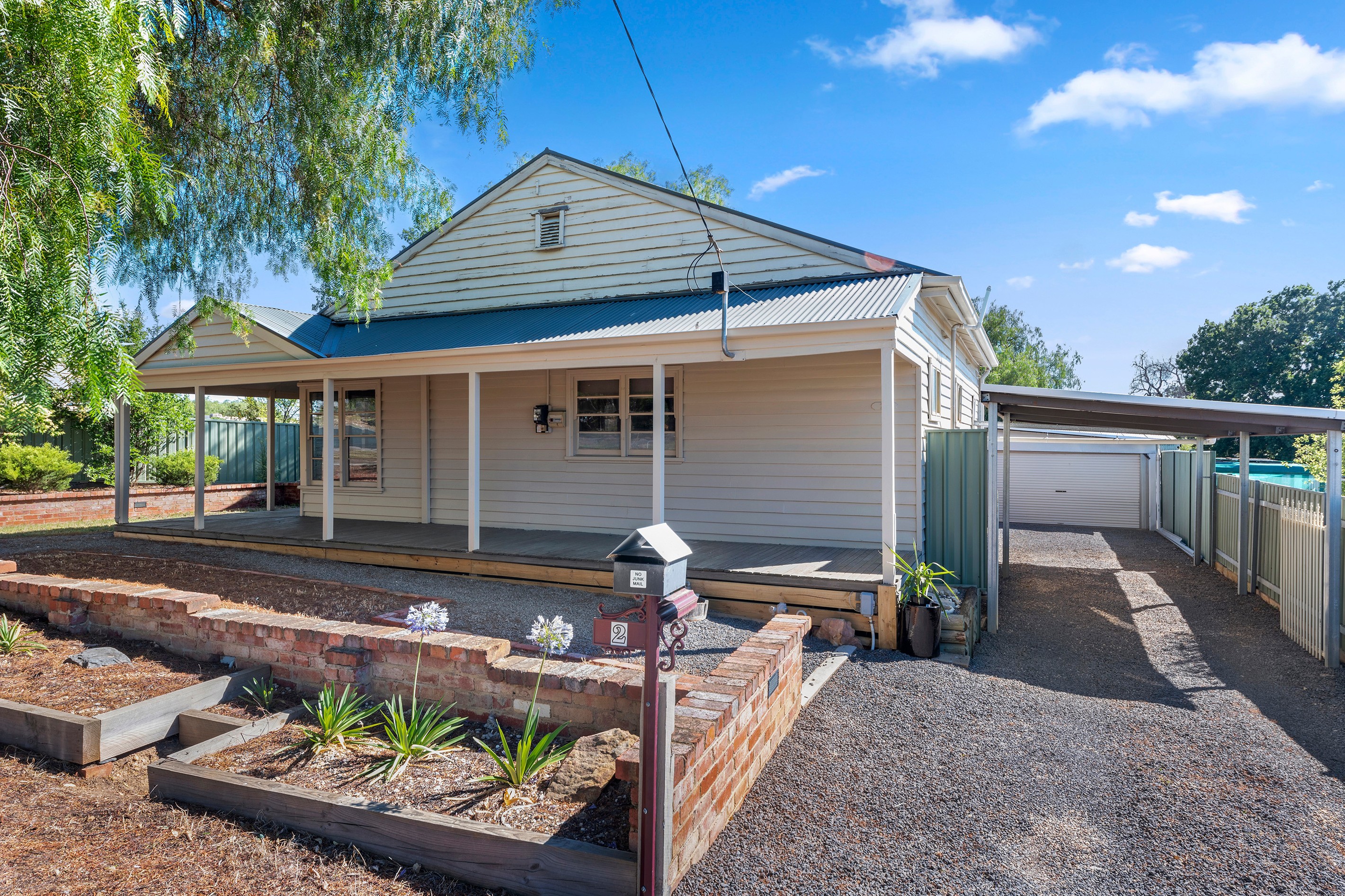 2 Knape Street, Long Gully, VIC 3550
