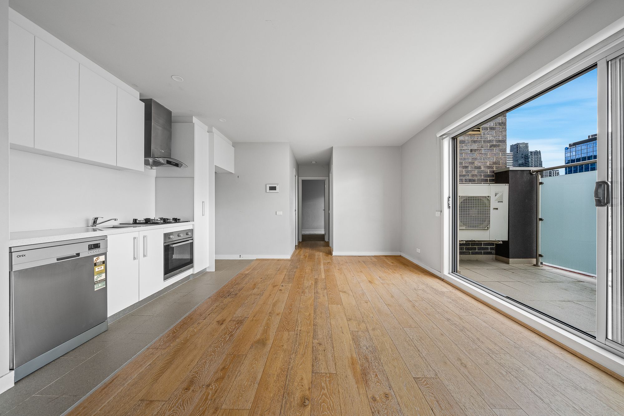 103/81 Thames Street — photo 5 of 14
