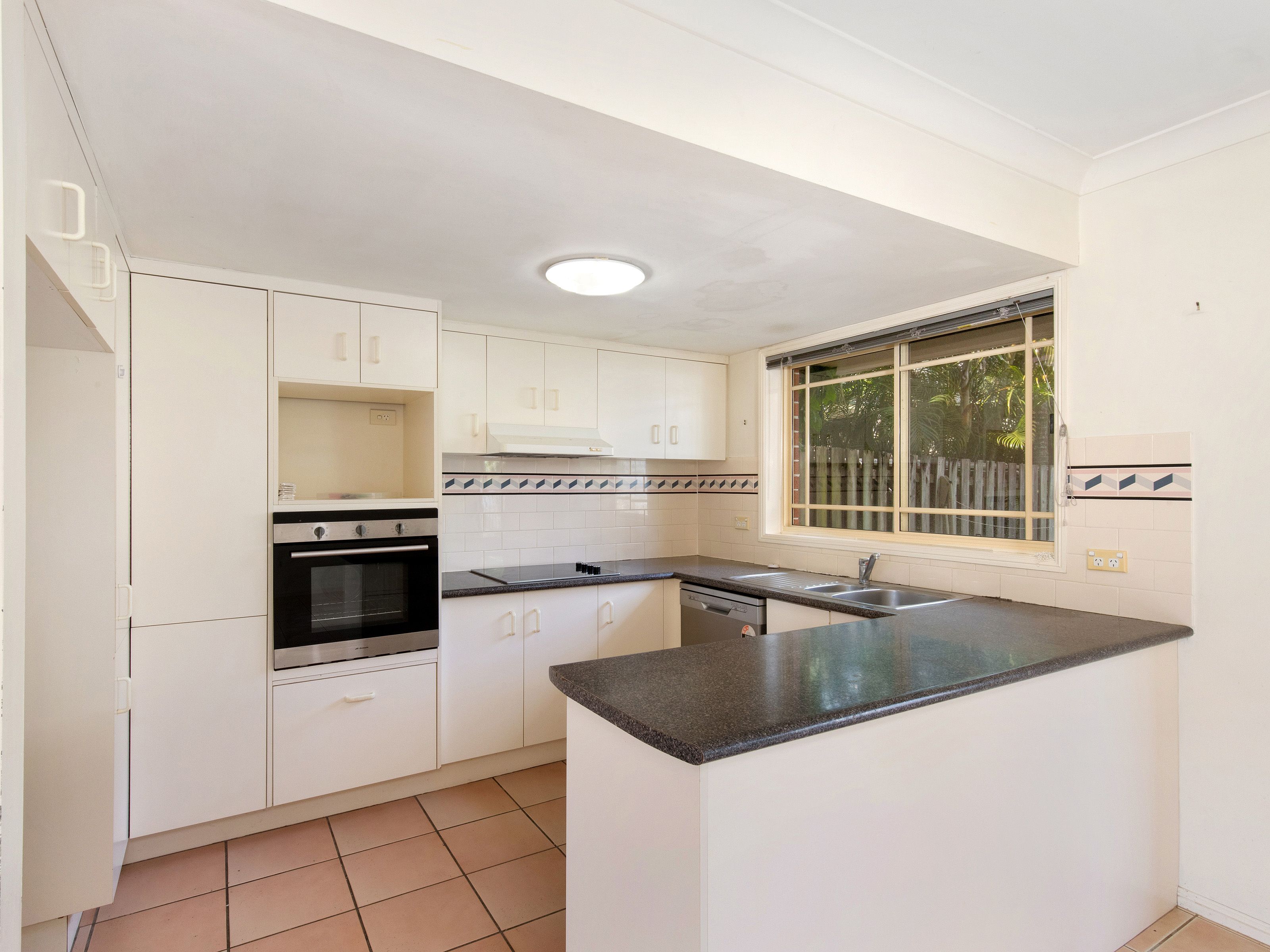 37/400 Pine Ridge Road, Coombabah, QLD 4216
