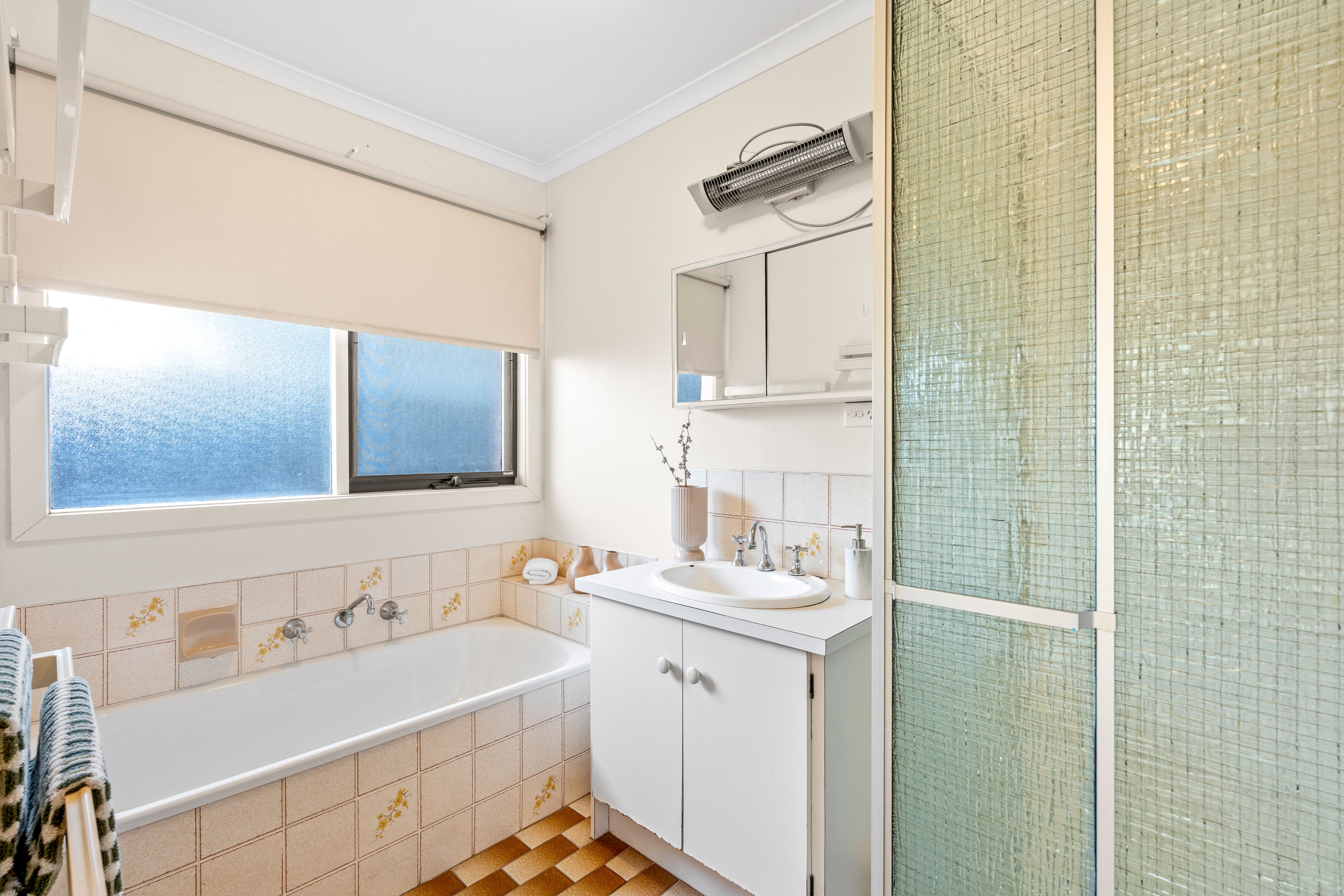 12 Penrith Crescent — photo 12 of 16