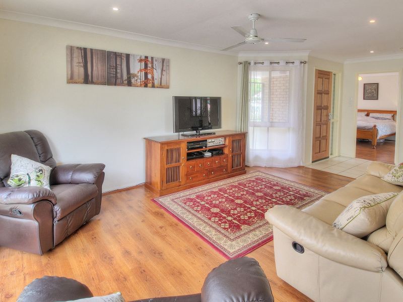 18 Bishop Street, Forest Lake, QLD 4078