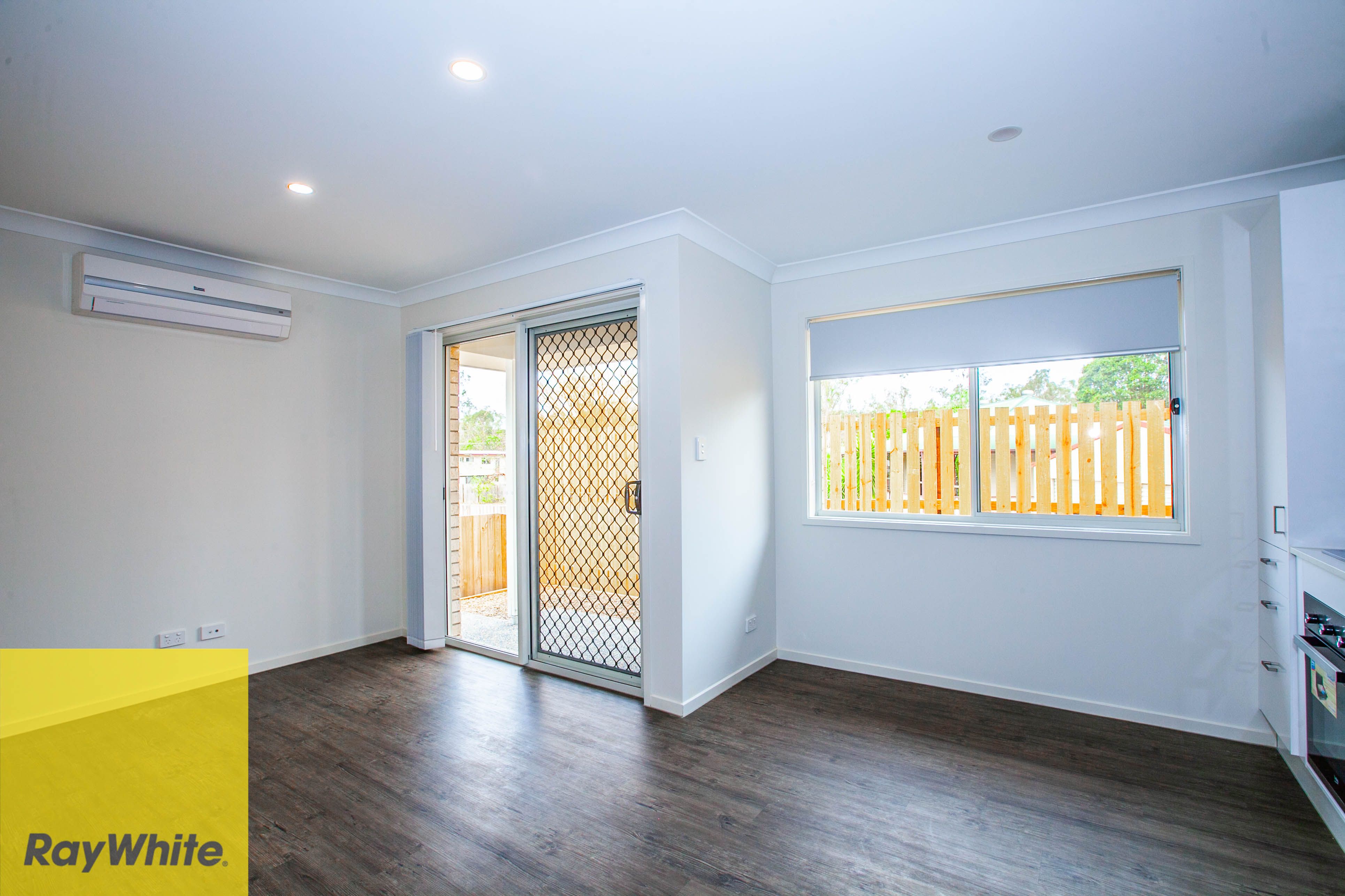 2/4 Ellie Court (Station Road), Loganlea, QLD 4131