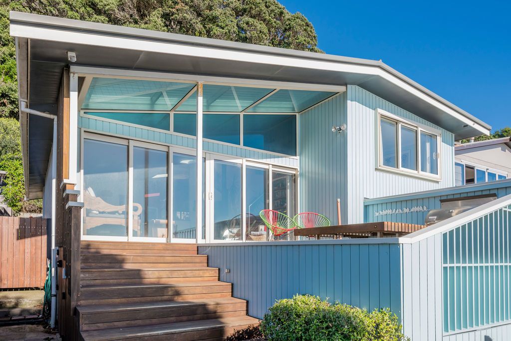 6 Ocean Parade, Pukerua Bay, Porirua City
