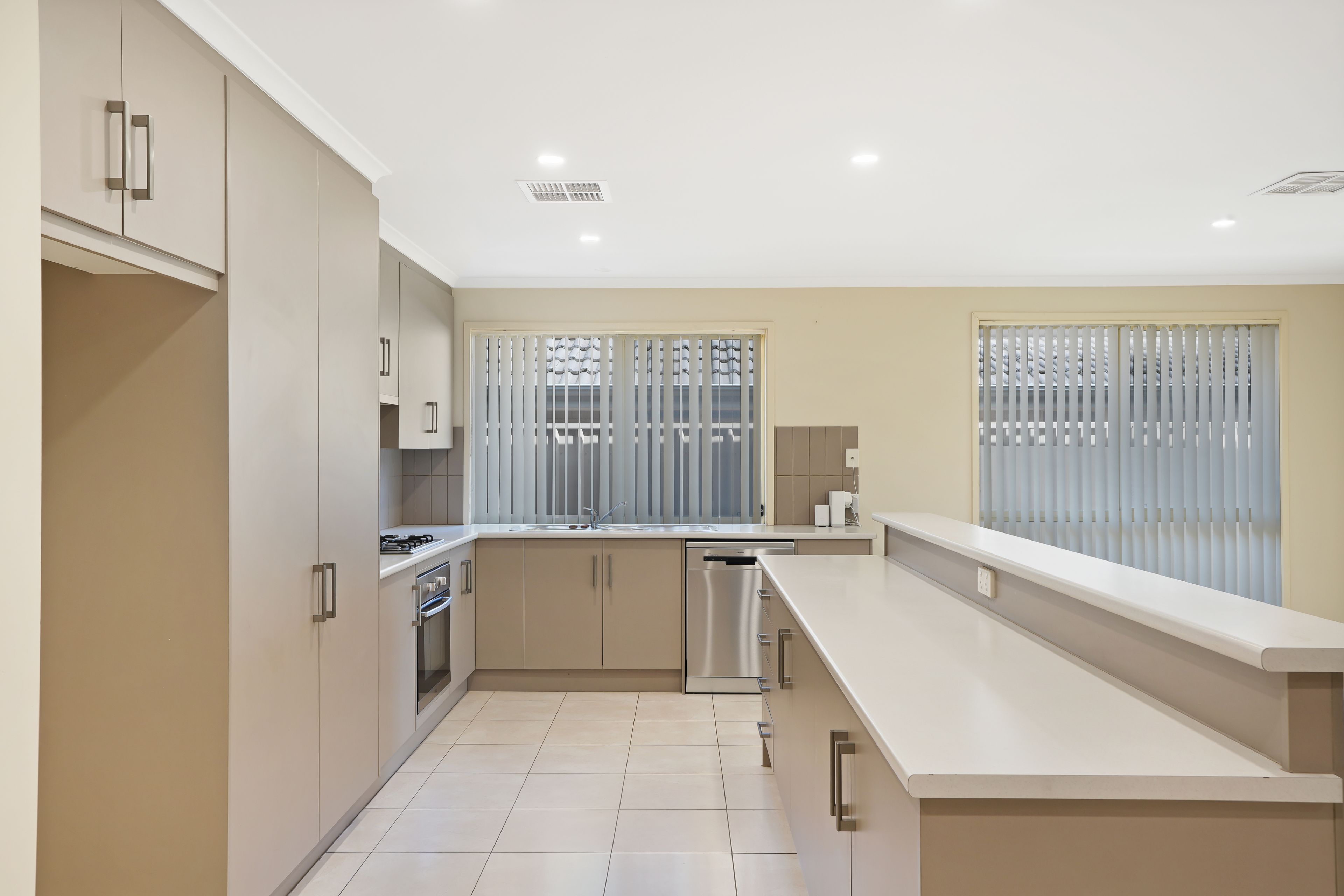31 Mitchell Drive — photo 5 of 12