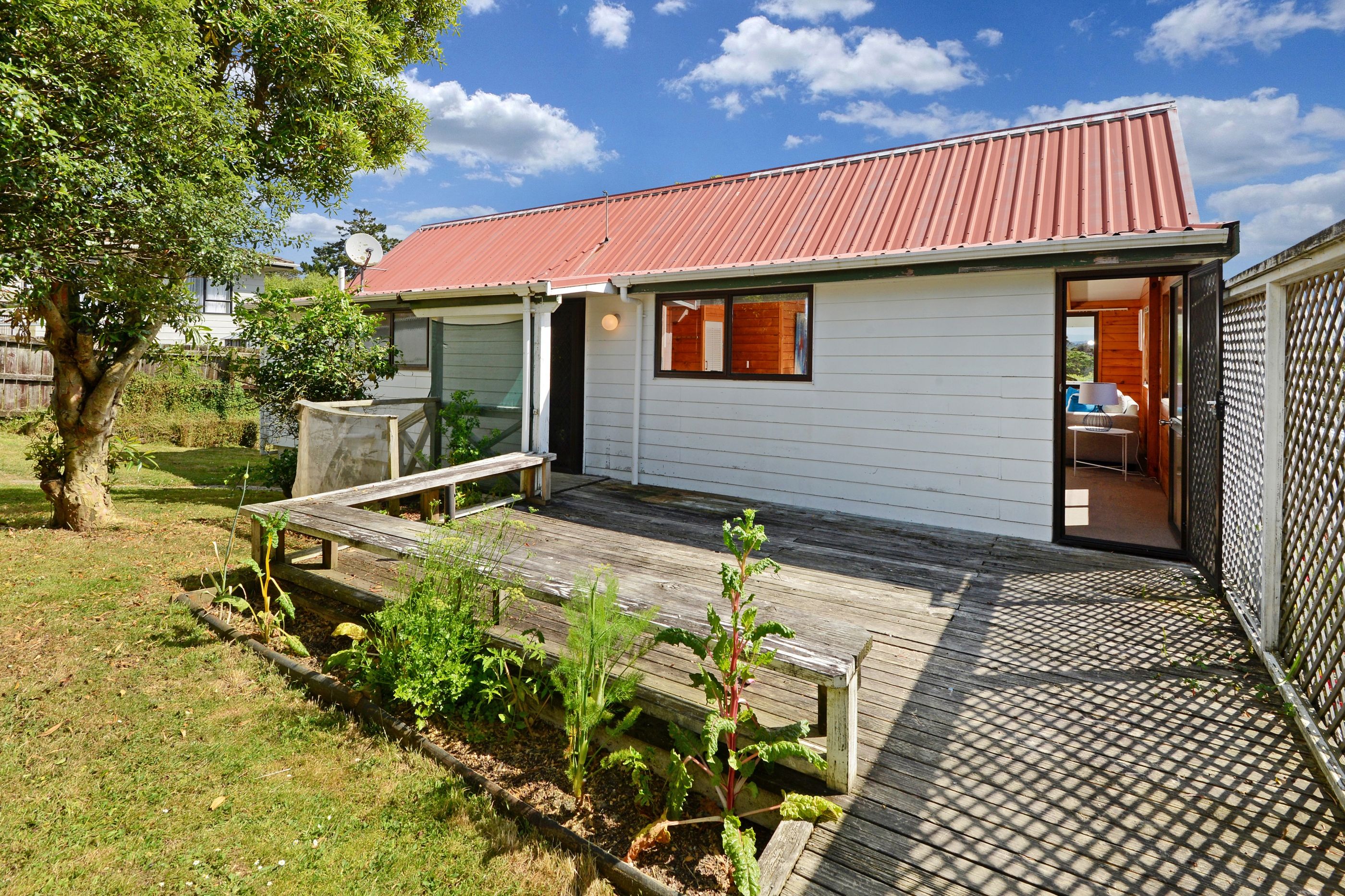 9a Thistledew Place, Glenfield, North Shore City