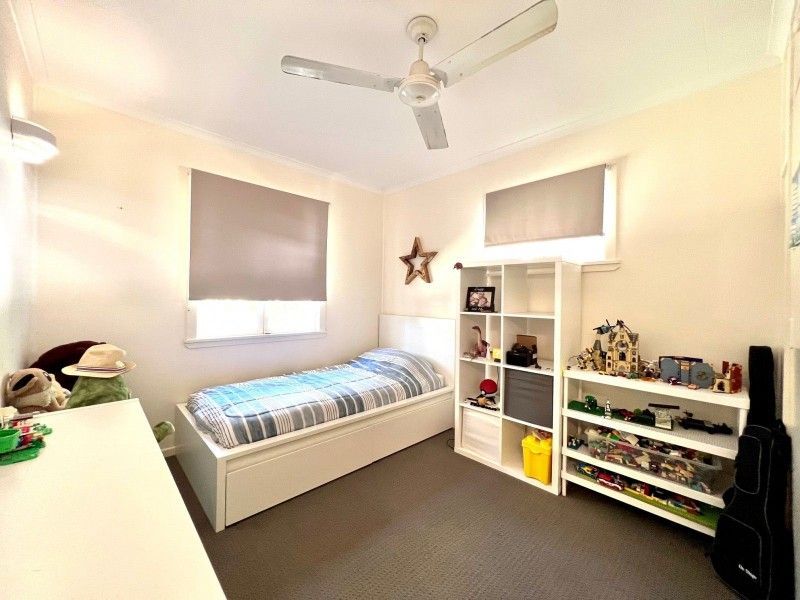137 Mount Gravatt Capalaba Road — photo 7 of 11