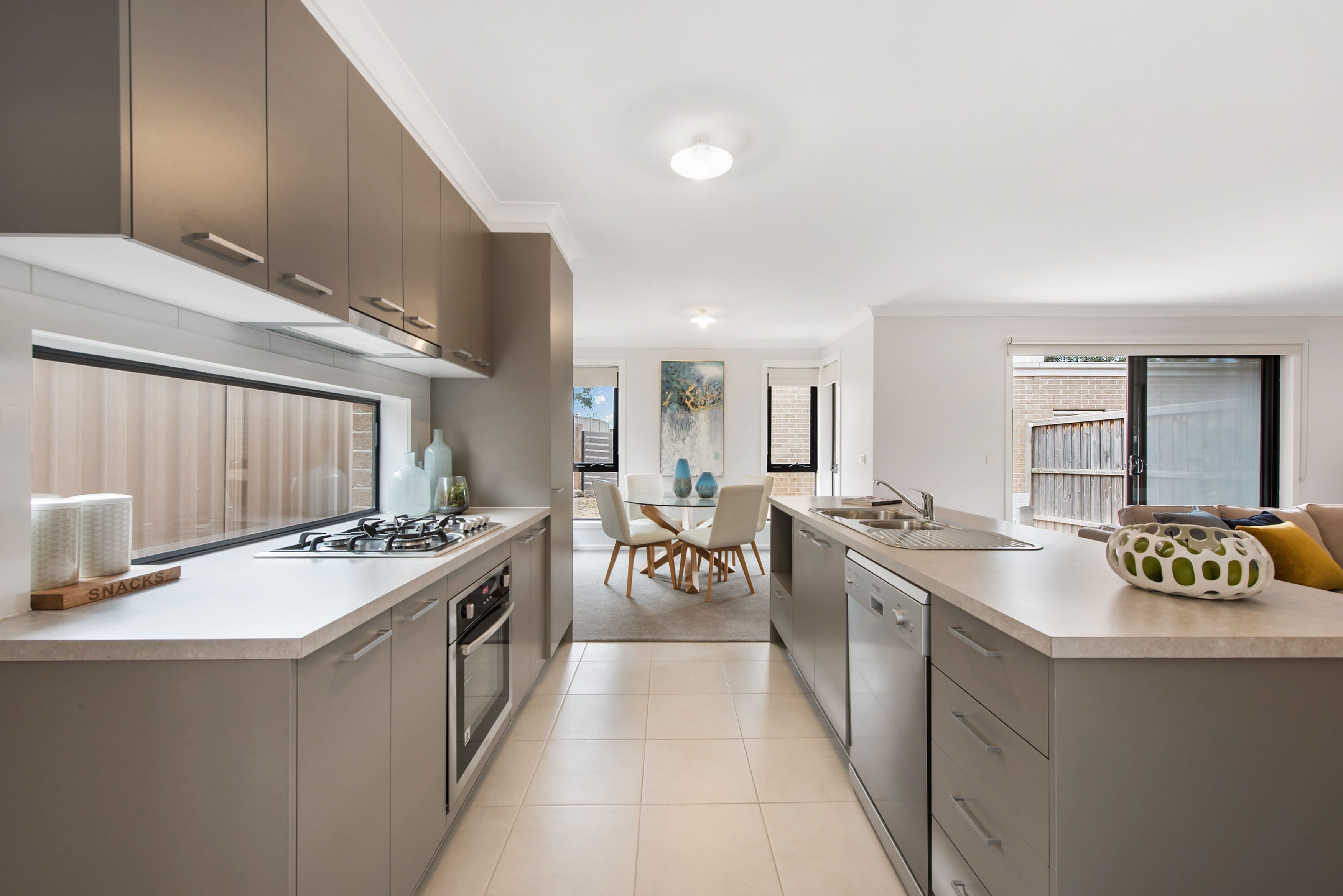 1/6 Highwood Drive, Hillside, VIC 3037
