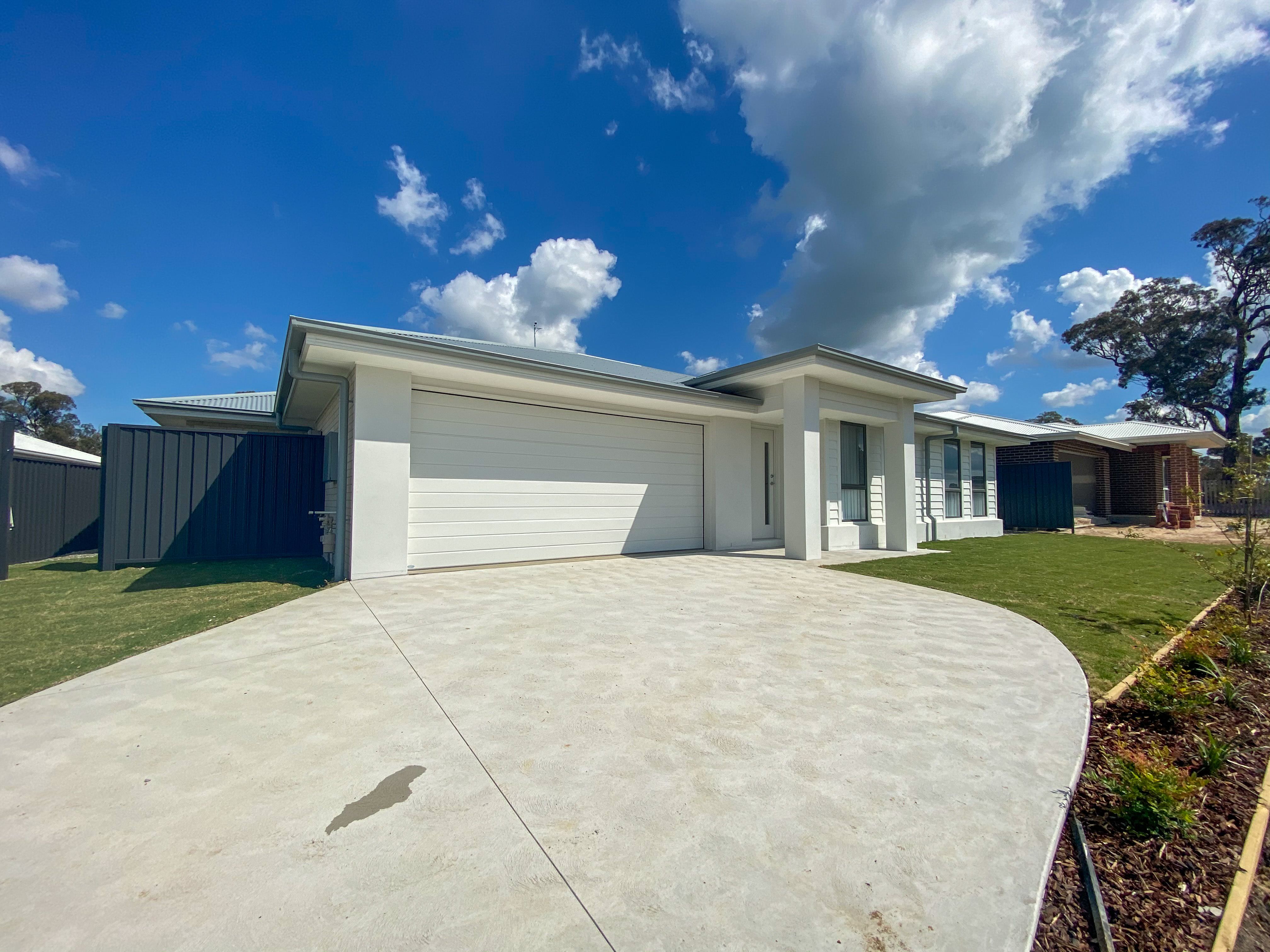 14 Aston Martin Drive, Goulburn, NSW 2580