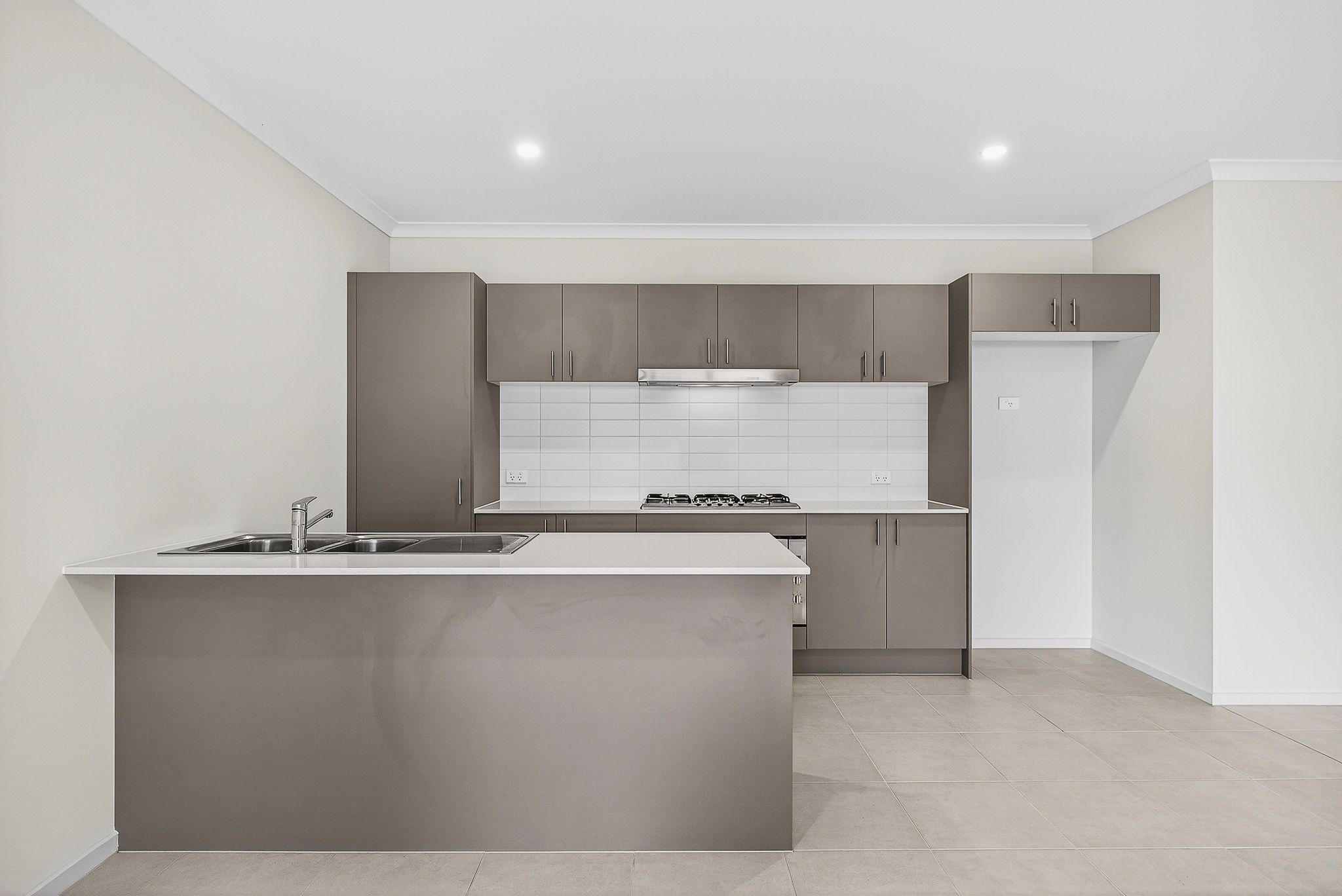 9 Risely Road, Clyde North, VIC 3978