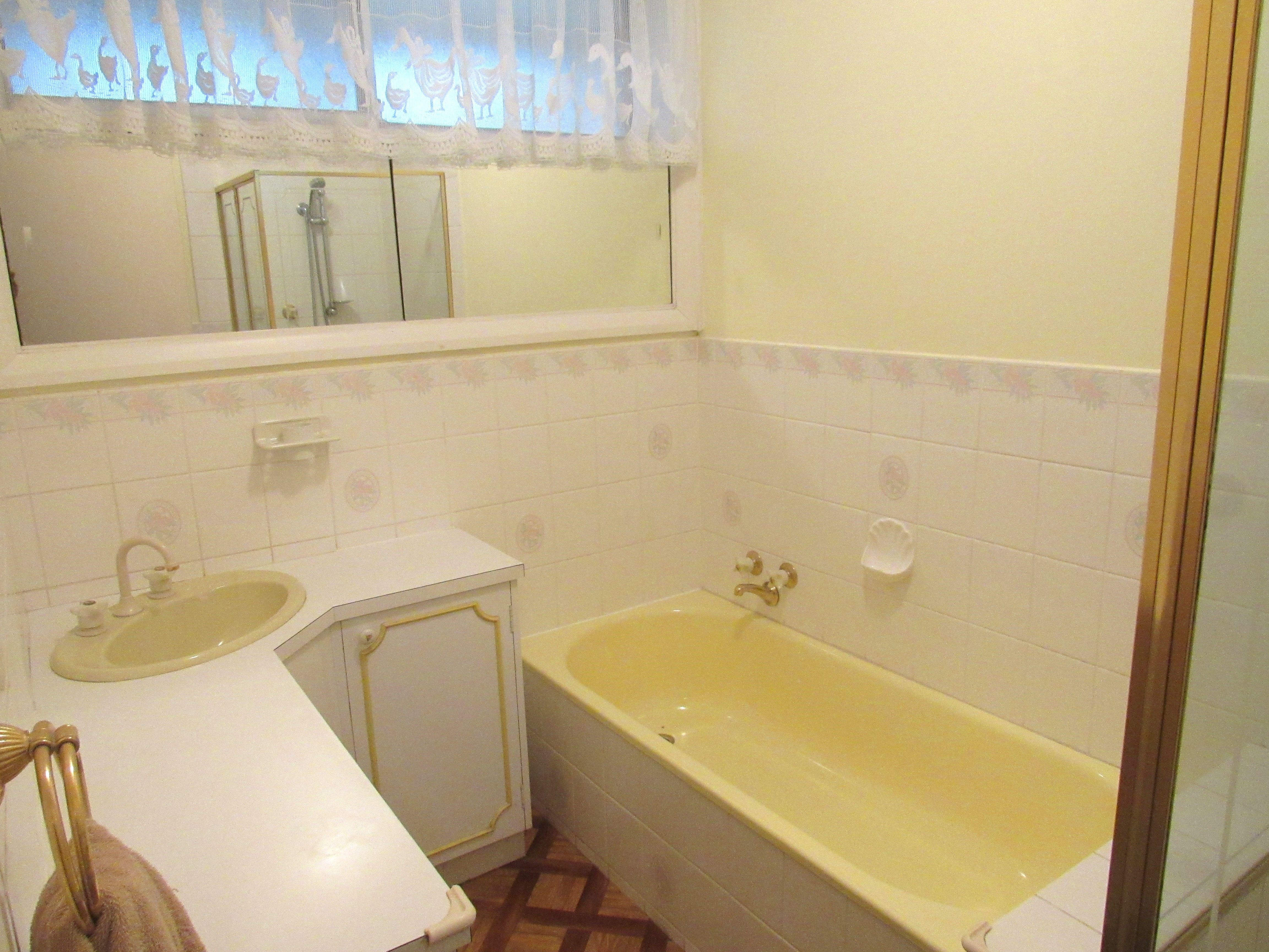 218 Manchester Road — photo 3 of 6