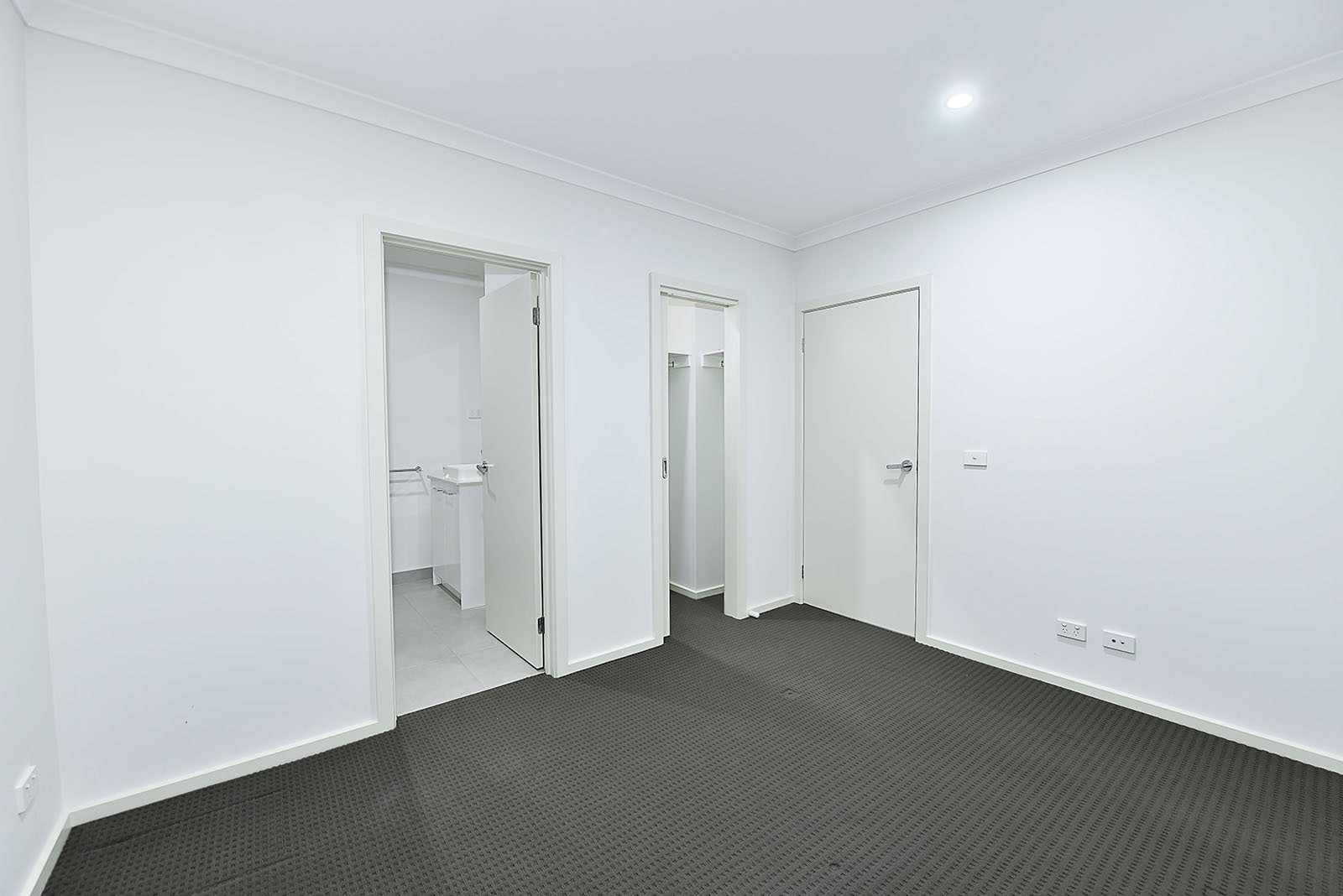 37 Listowel Grove, Rockbank, VIC 3335