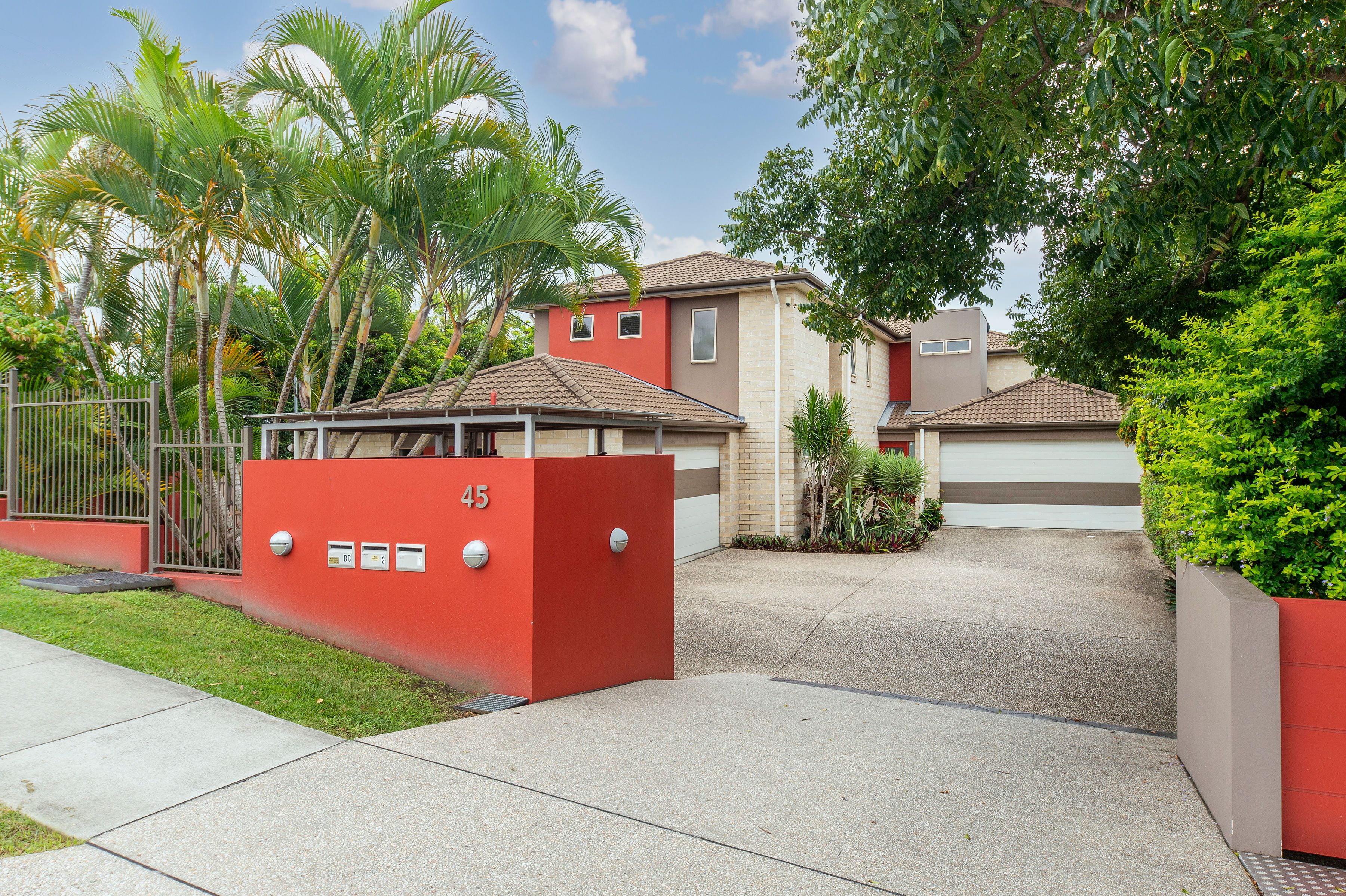 45 Robert Street, Labrador QLD 4215