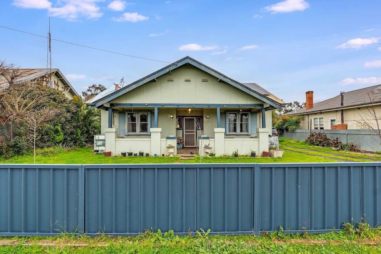 37 Commercial Street — photo from Ray White Albury Central