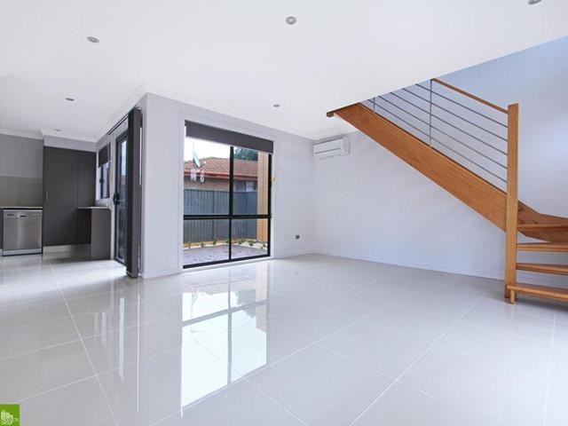 2/3 Yallah Street, Albion Park Rail, NSW 2527