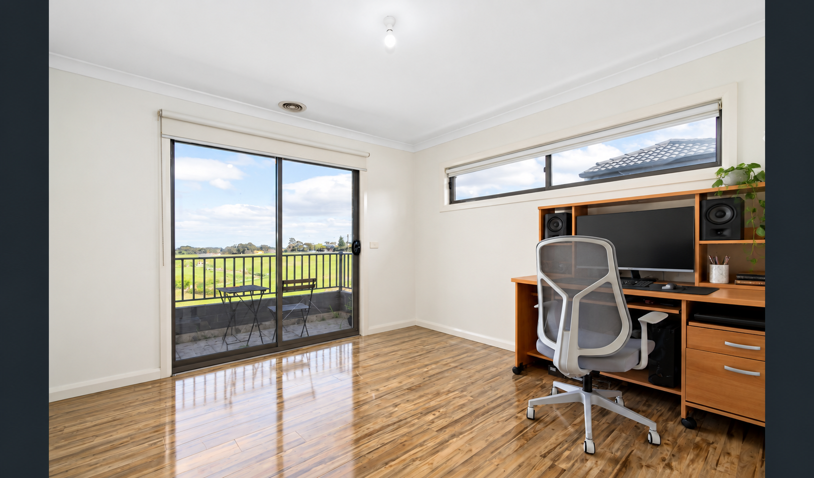 4/12 Merlynston Close — photo 3 of 13