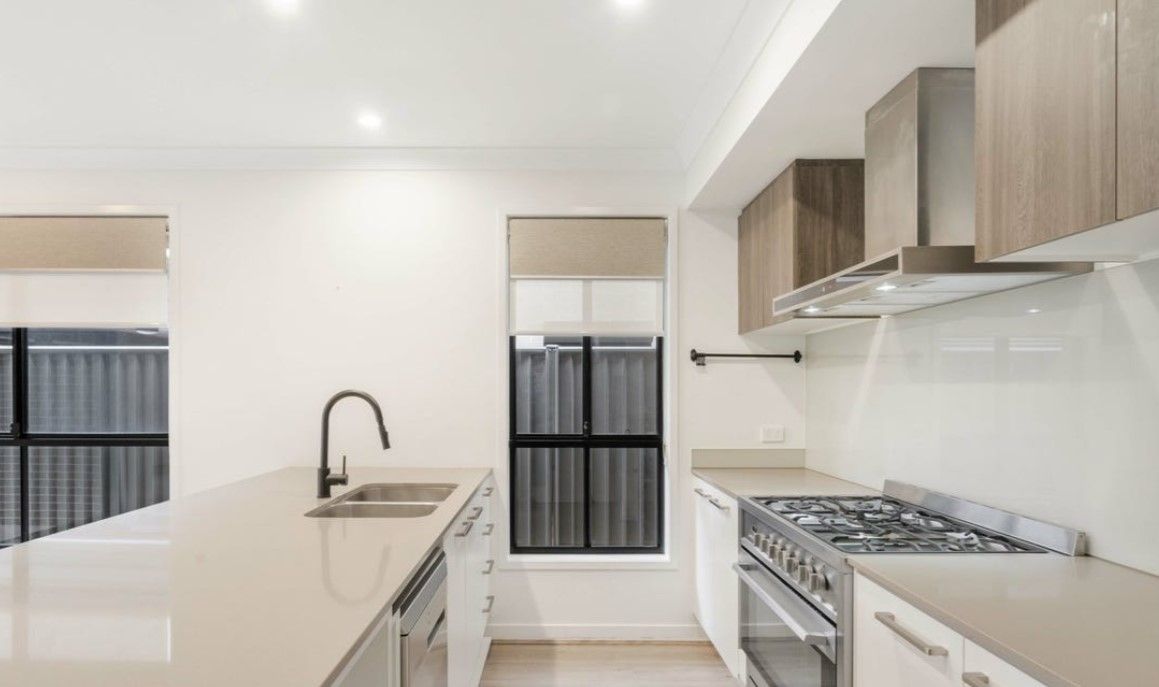 18 Pennewaard Street — photo 11 of 15