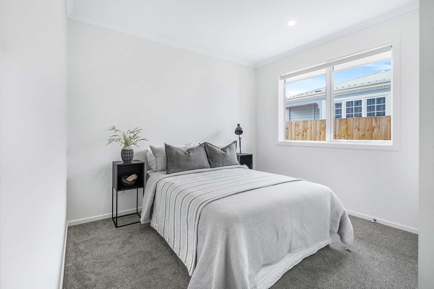 6 Vicarage Lane photo 13