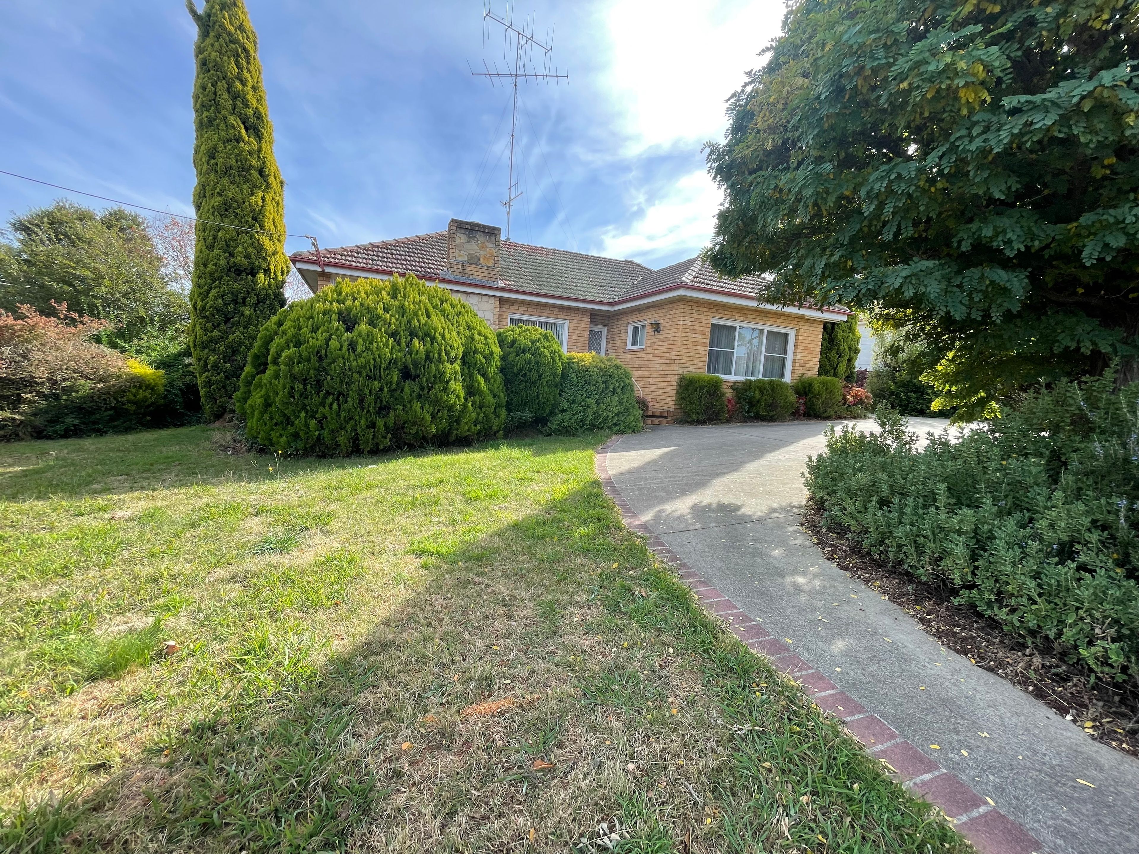 1 Short Street — photo from Ray White Goulburn