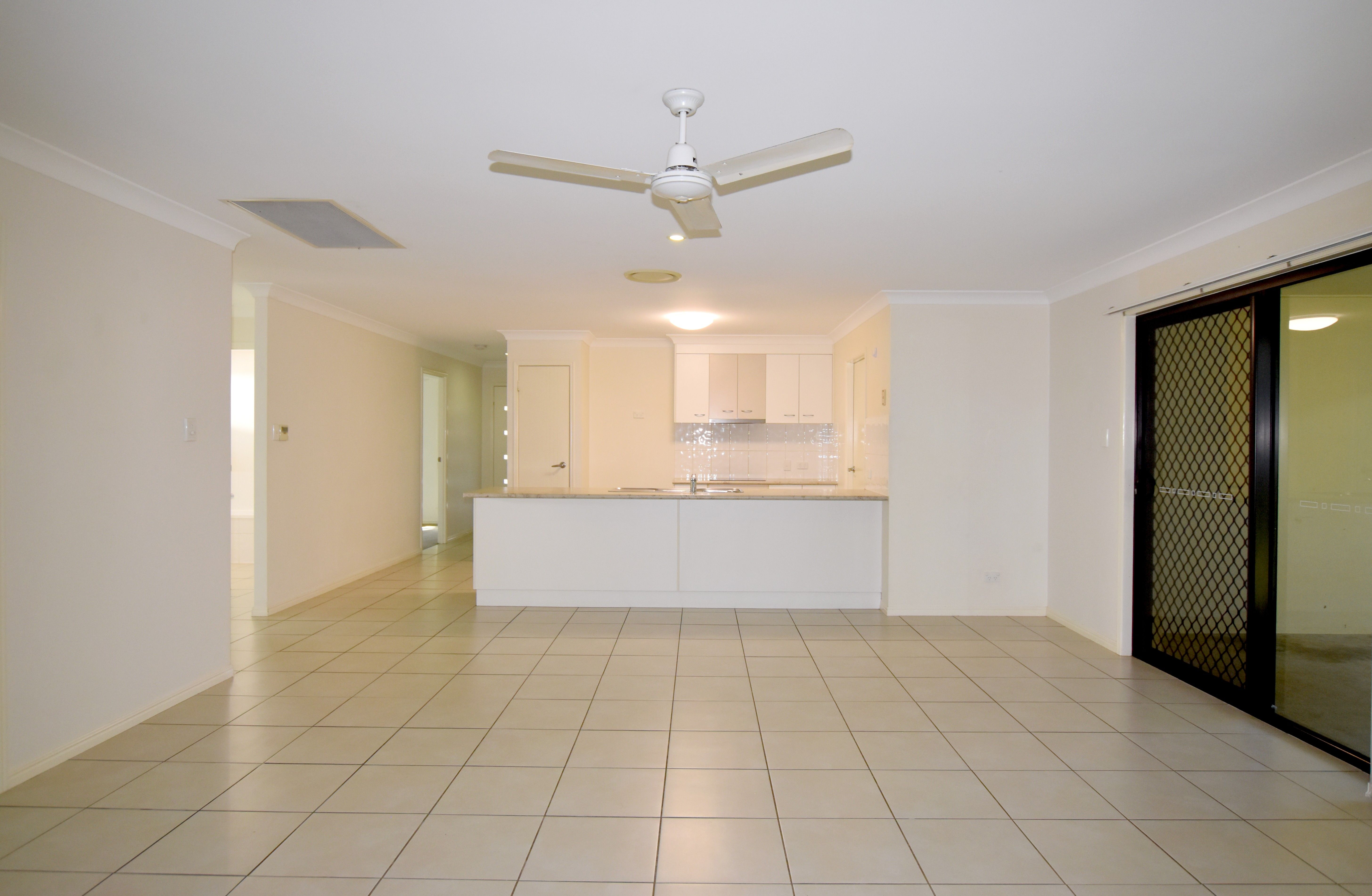 21 Deveney Drive, Kirkwood, QLD 4680
