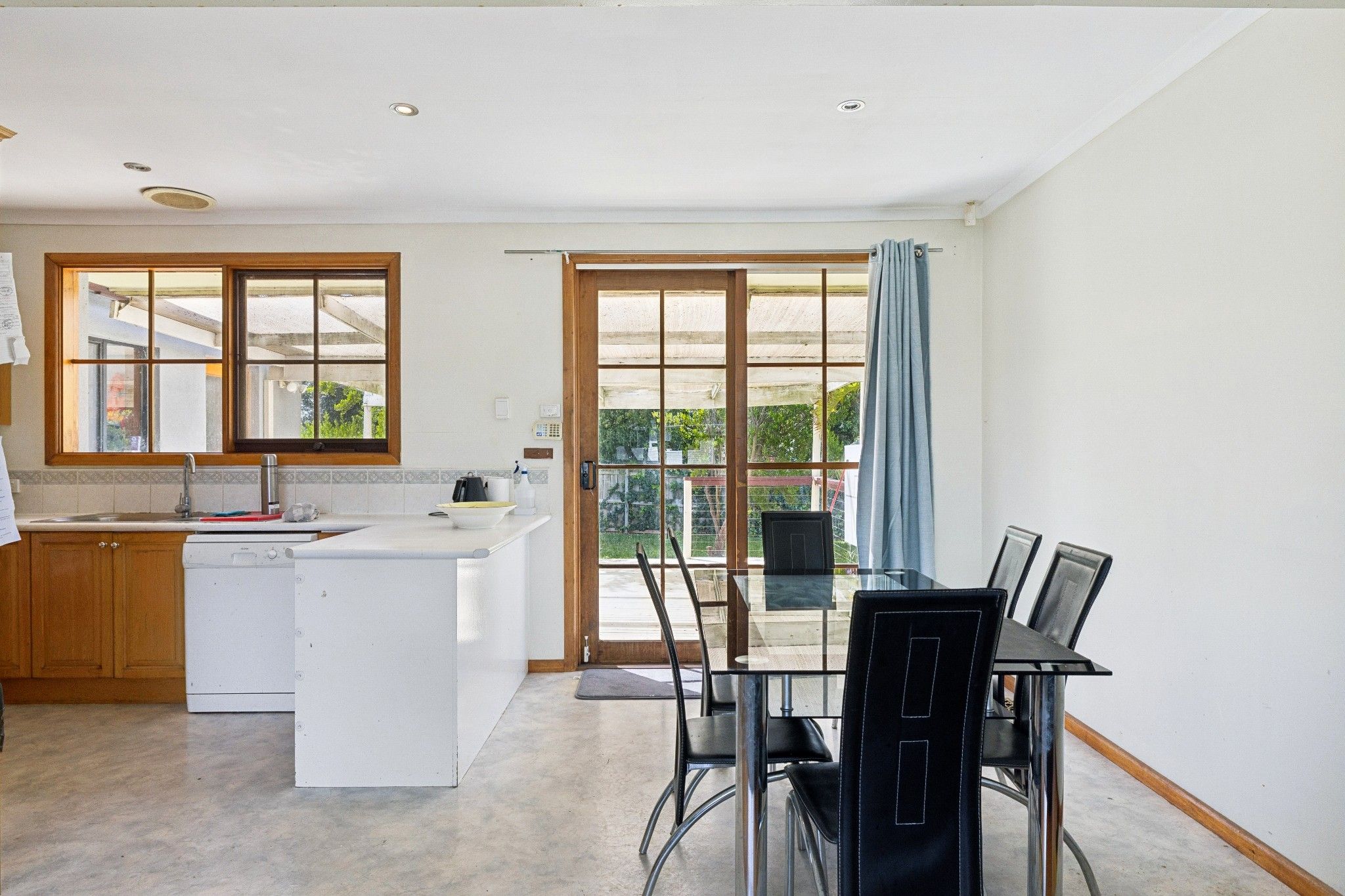 42 Centenary Crescent — photo 7 of 24